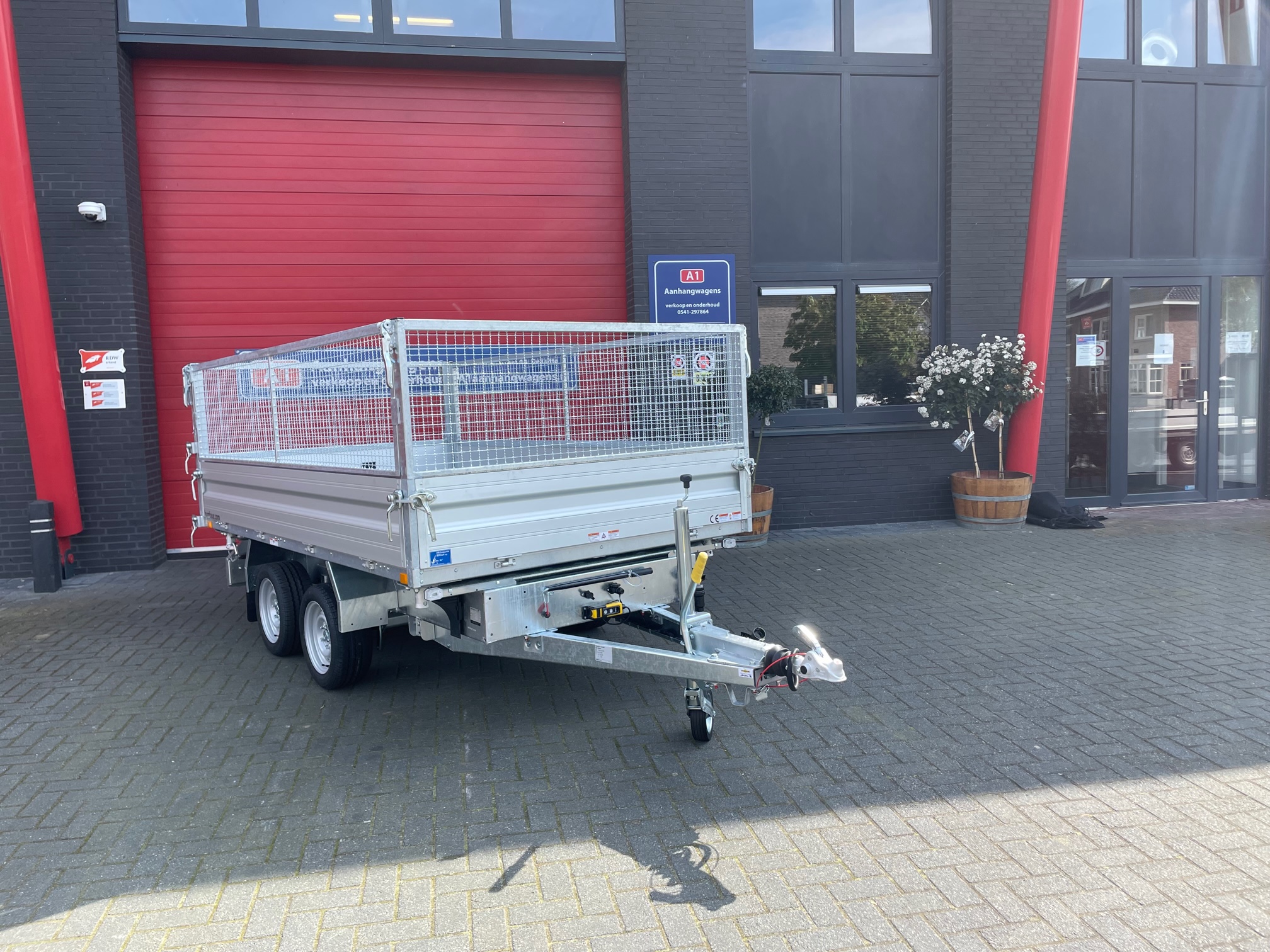 Humbaur HTK dubbel-as driezijdige elektrische kipper incl. loofrek