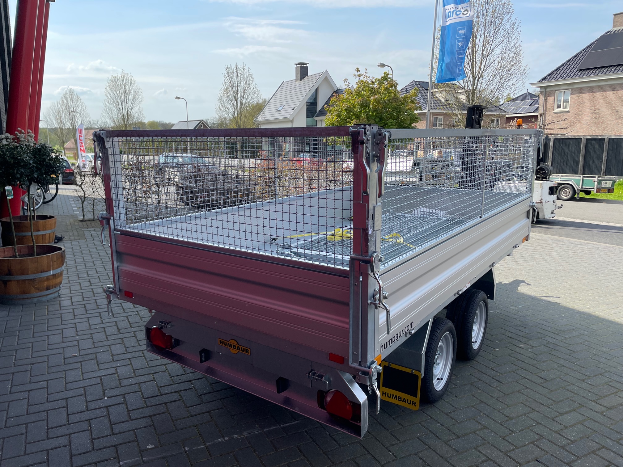 Humbaur HTK dubbel-as driezijdige elektrische kipper incl. loofrek