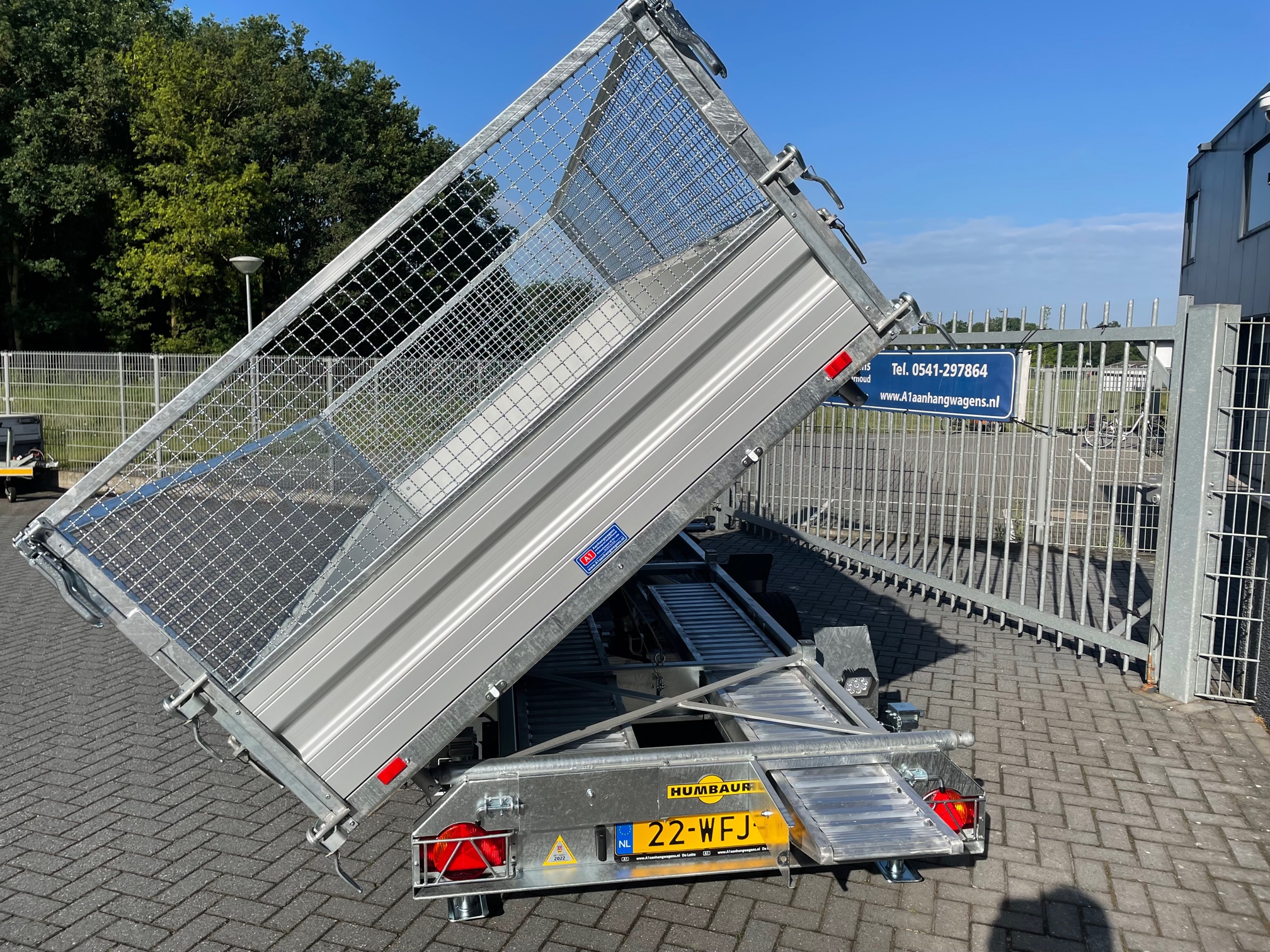 Humbaur HTK dubbel-as driezijdige elektrische kipper incl. loofrek