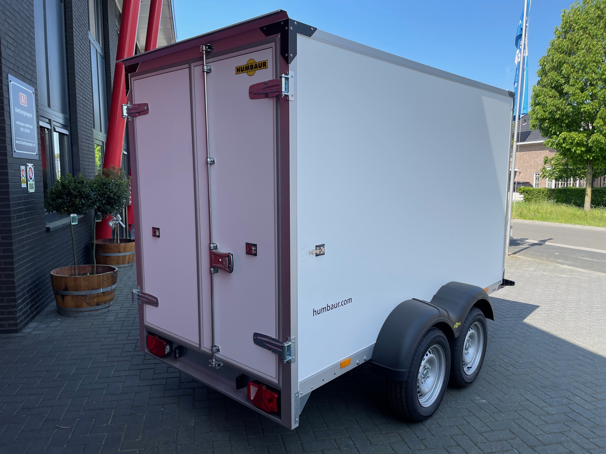 Humbaur HK Plywood dubbel-as gesloten b… | A1 Aanhangwagens