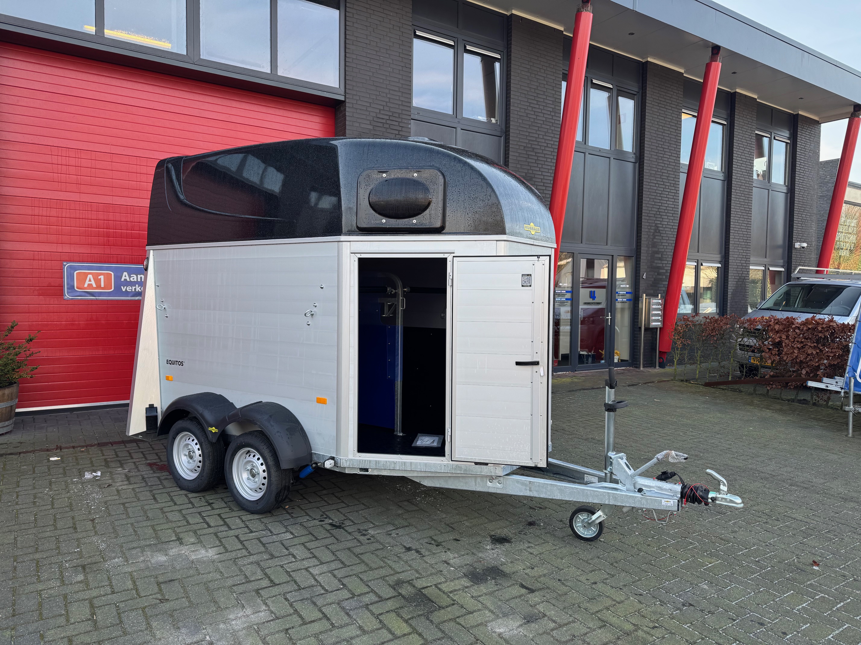 Humbaur Equitos Alu Plus paardentrailer 2000kg