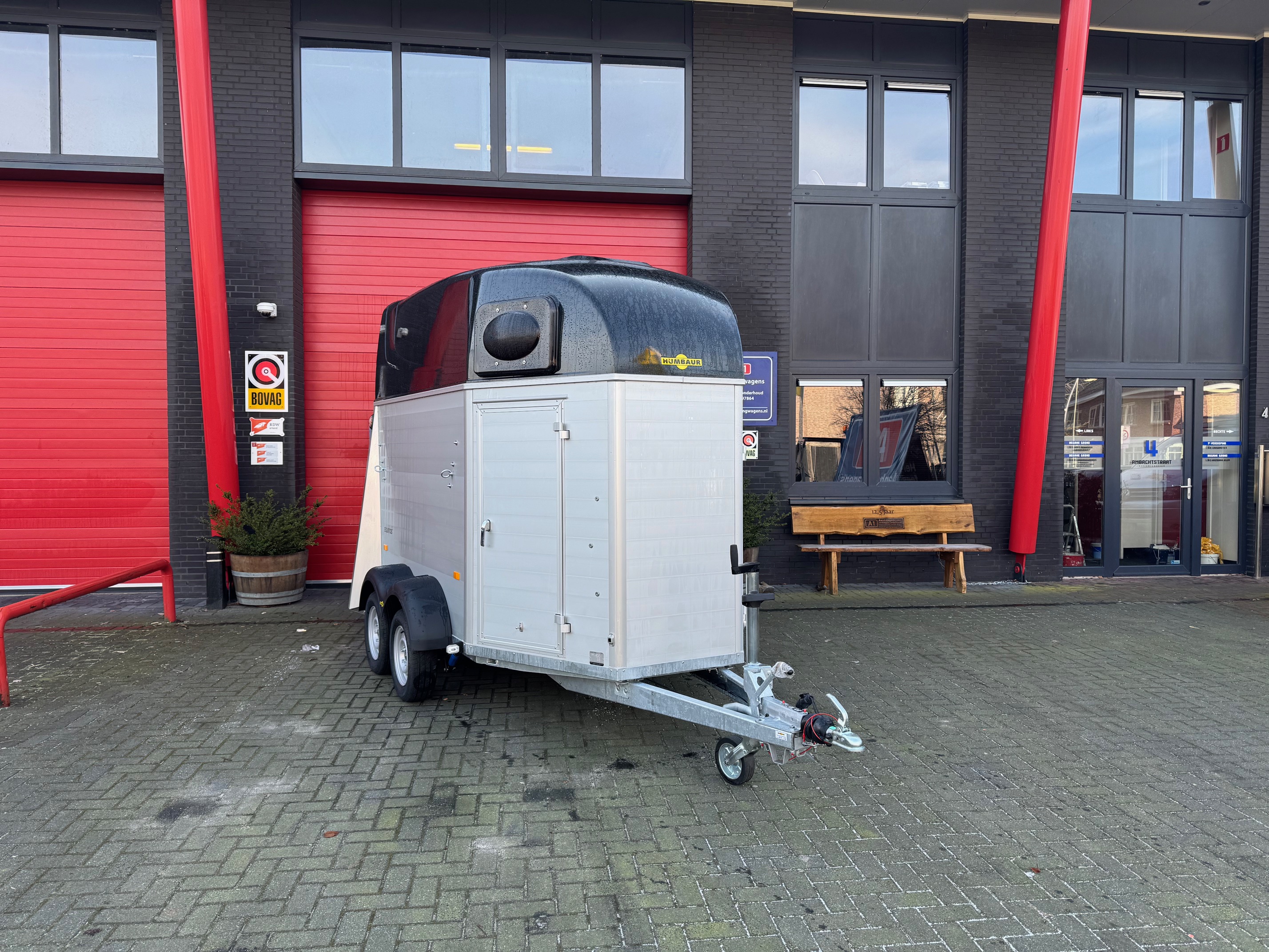 Humbaur Equitos Alu Plus paardentrailer 2000kg