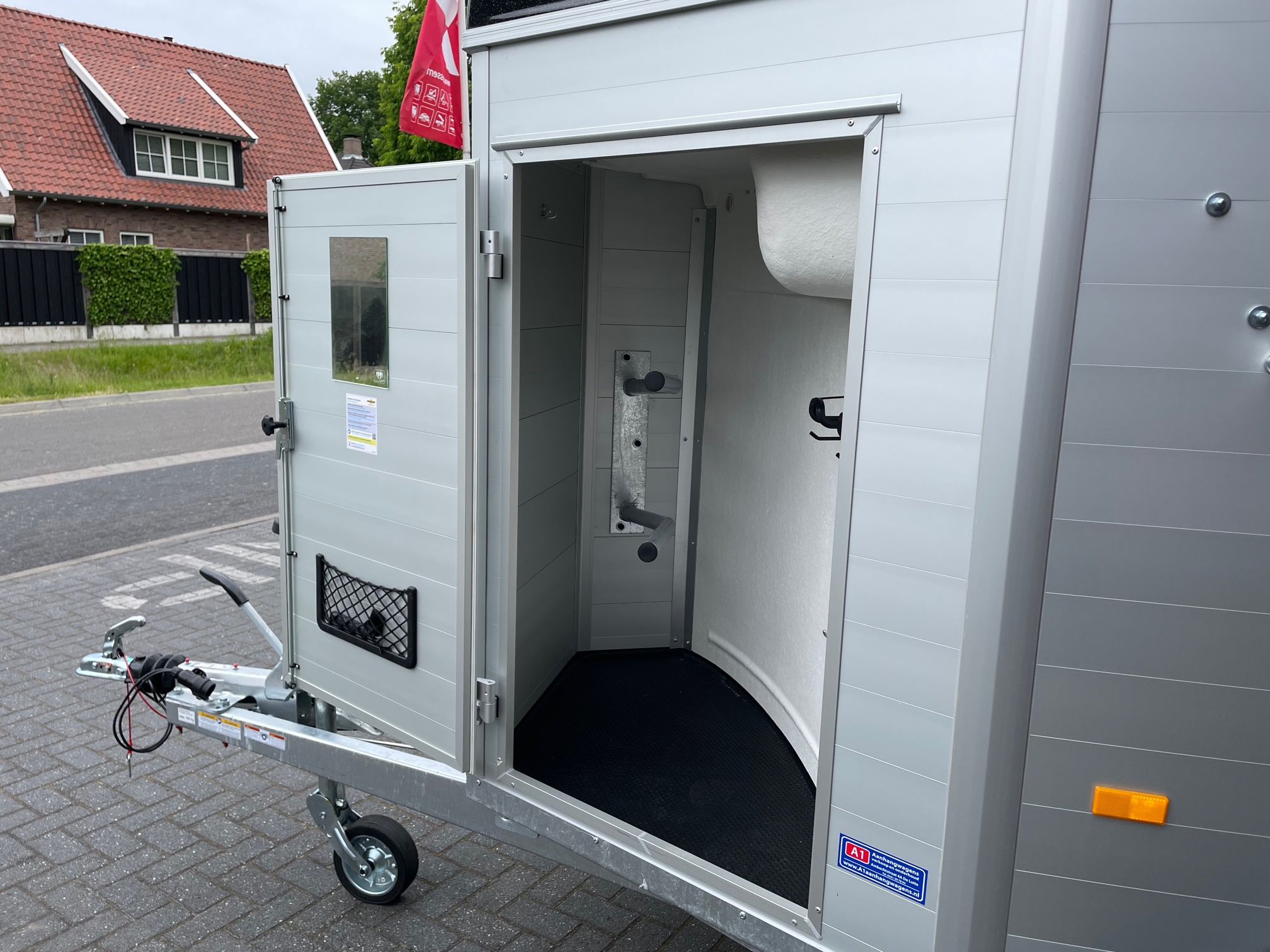 Humbaur Equitos Alu Plus paardentrailer 2000kg