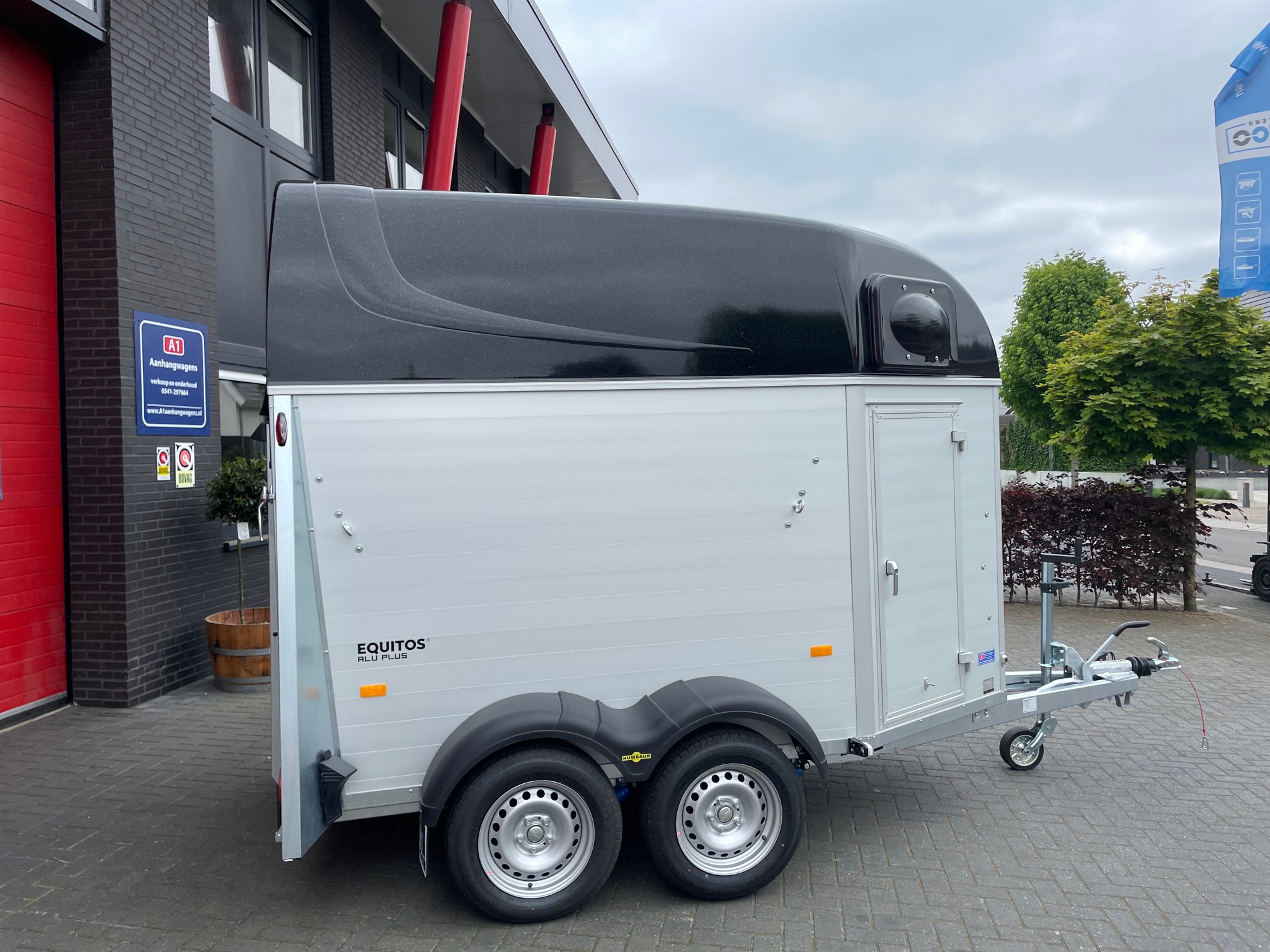 Humbaur Equitos Alu Plus paardentrailer 2000kg
