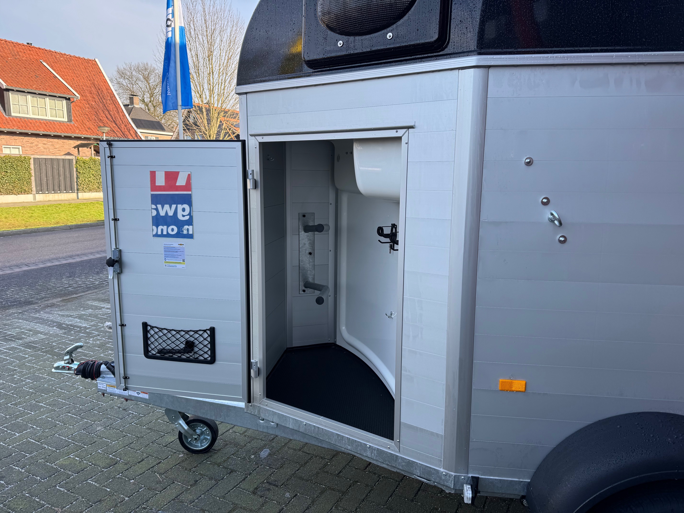 Humbaur Equitos Alu Plus paardentrailer 2000kg