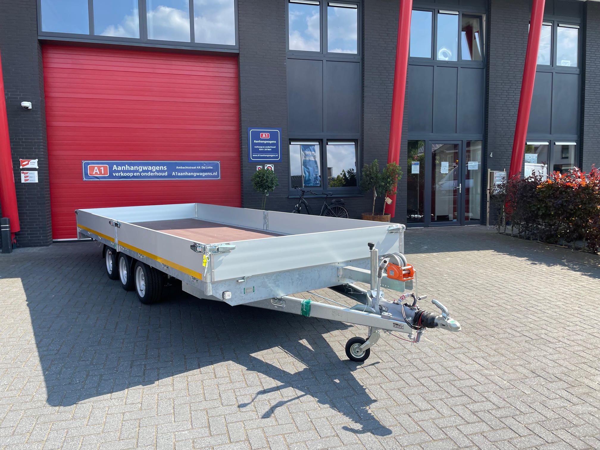 Eduard drie-asser plateauwagen 3500kg