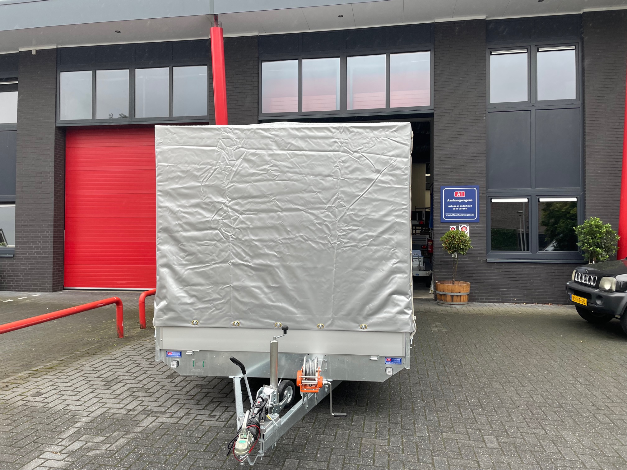 Eduard drie-asser plateauwagen 3500kg