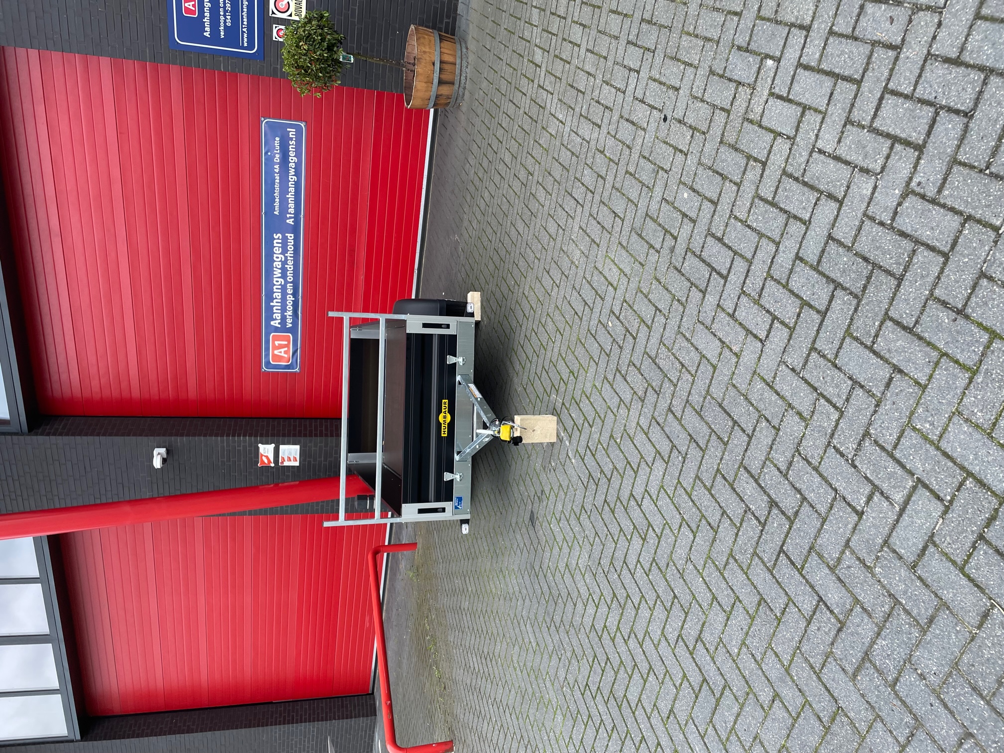 VOORRAAD ACTIE!!!! Humbaur HA Black edition enkel-as bakwagen 750kg ongeremd