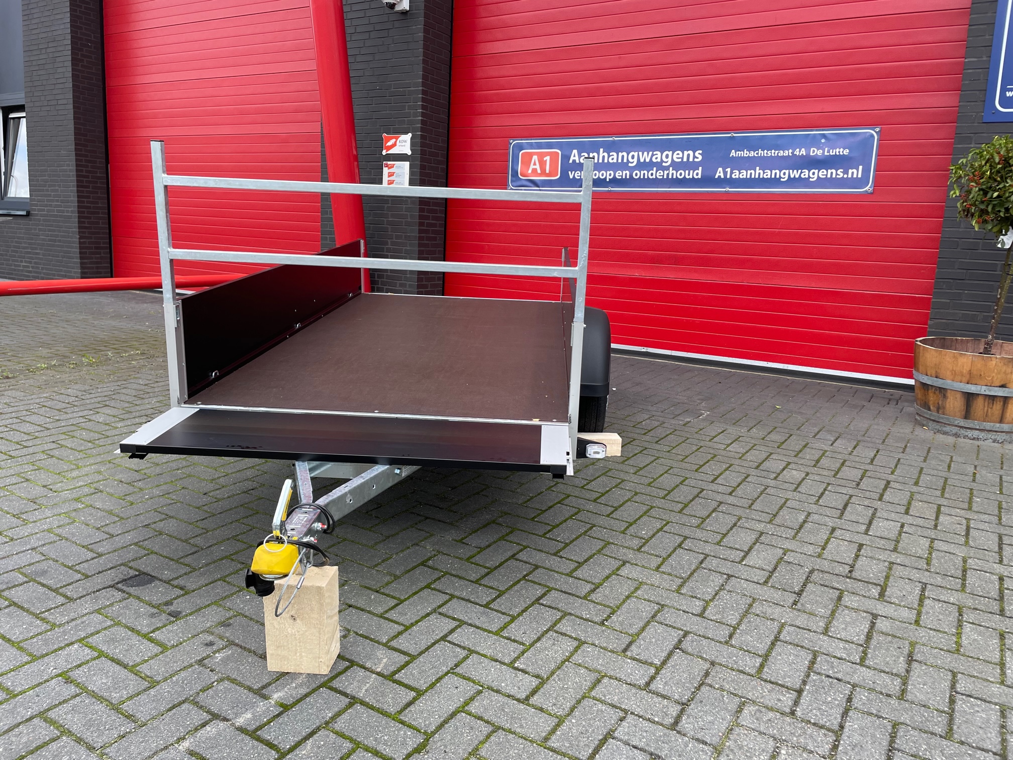 VOORRAAD ACTIE!!!! Humbaur HA Black edition enkel-as bakwagen 750kg ongeremd