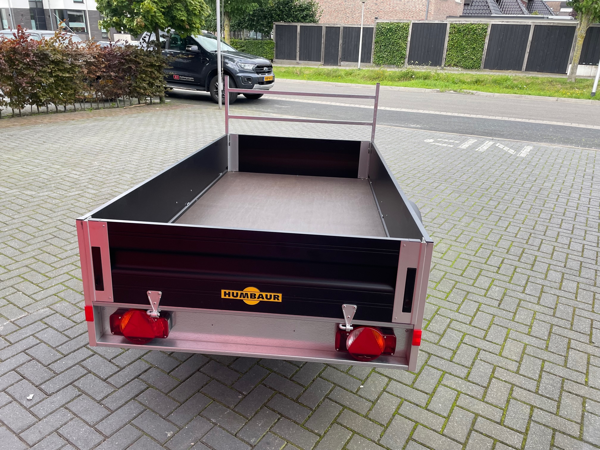 VOORRAAD ACTIE!!!! Humbaur HA Black edition enkel-as bakwagen 750kg ongeremd