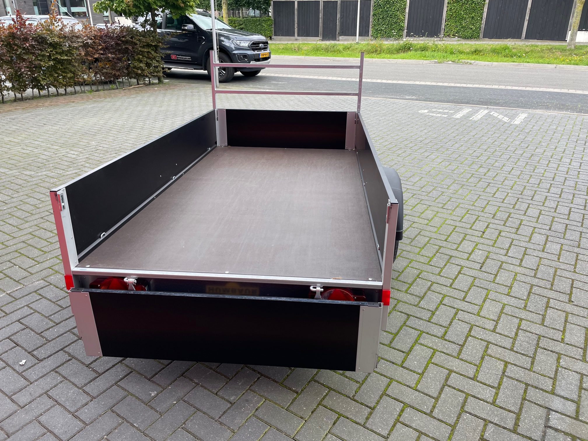 VOORRAAD ACTIE!!!! Humbaur HA Black edition enkel-as bakwagen 750kg ongeremd