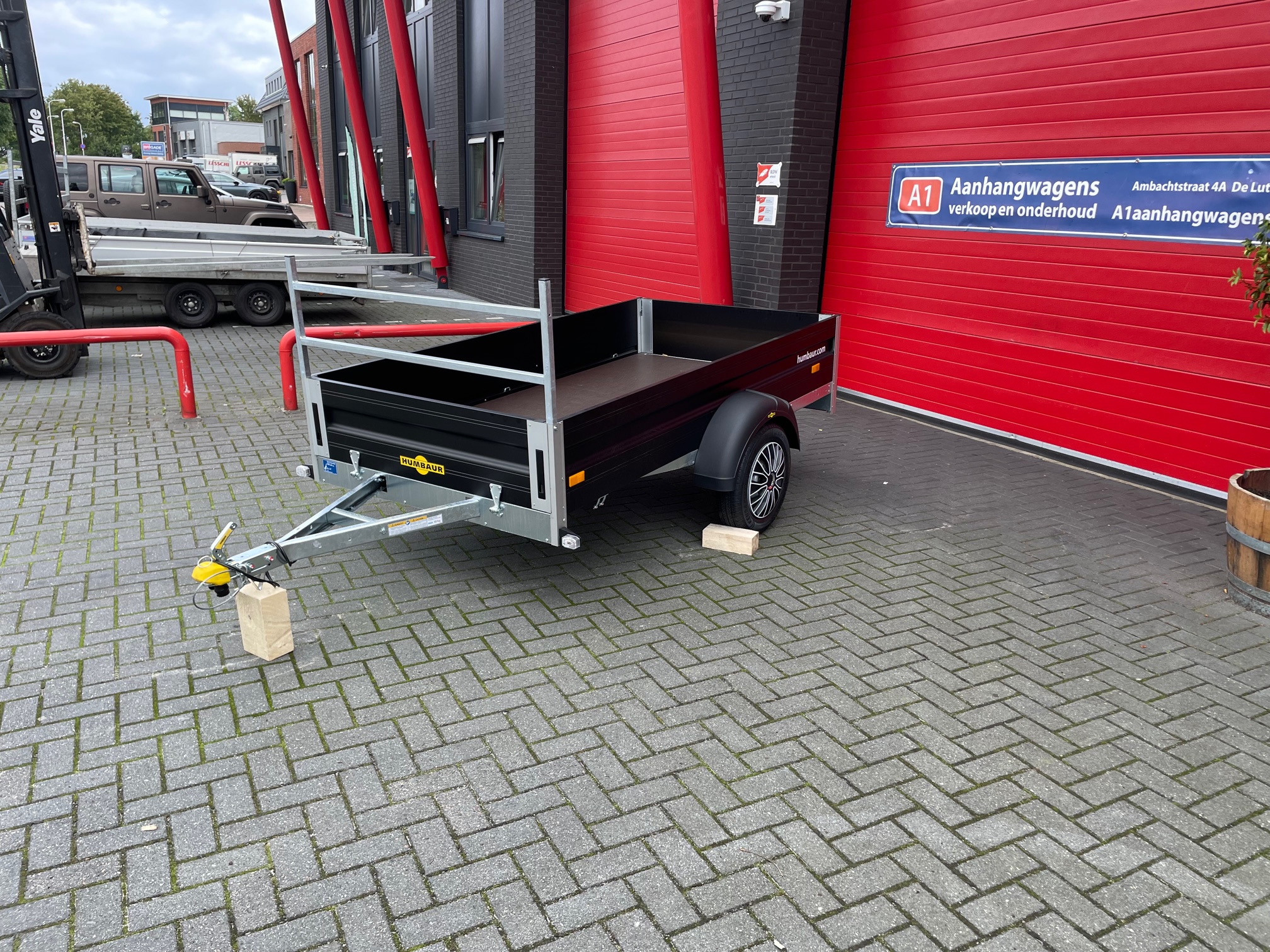 VOORRAAD ACTIE!!!! Humbaur HA Black edition enkel-as bakwagen 750kg ongeremd