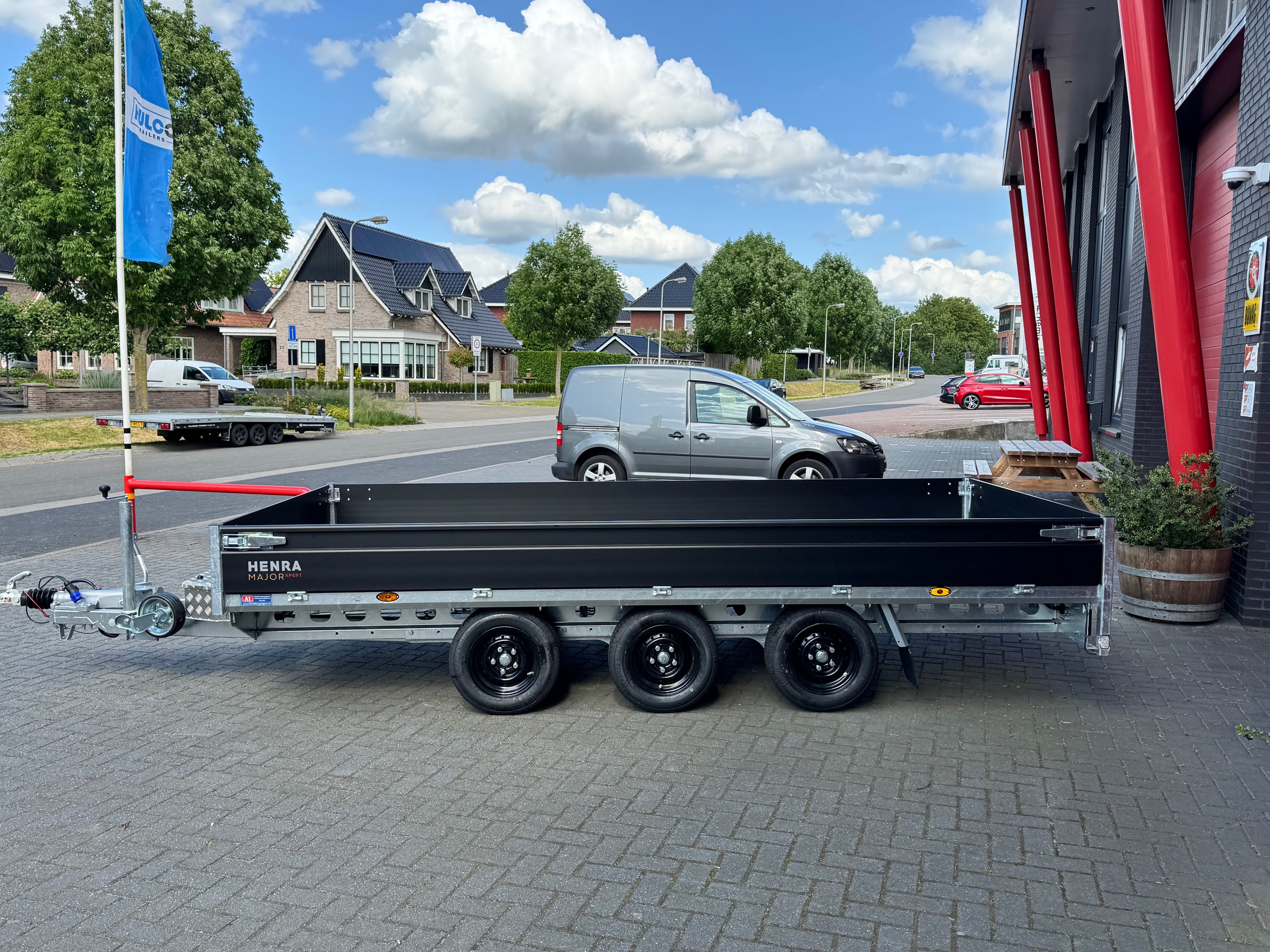 Henra Major Xpert drie-asser plateauwagen 3500kg (ook in zwart beschikbaar!)