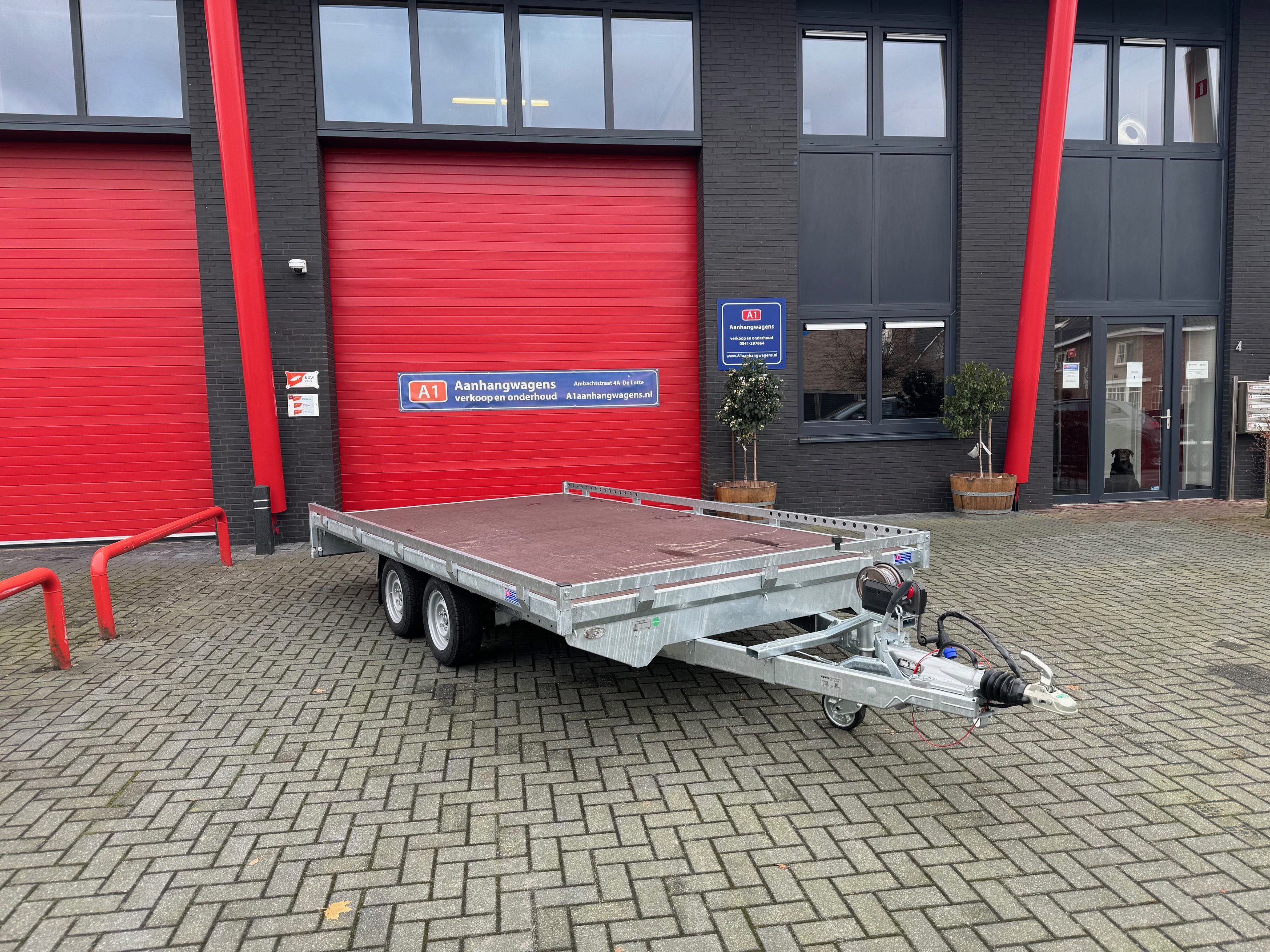 Henra dubbel-as multitransporter met handlier 3500kg