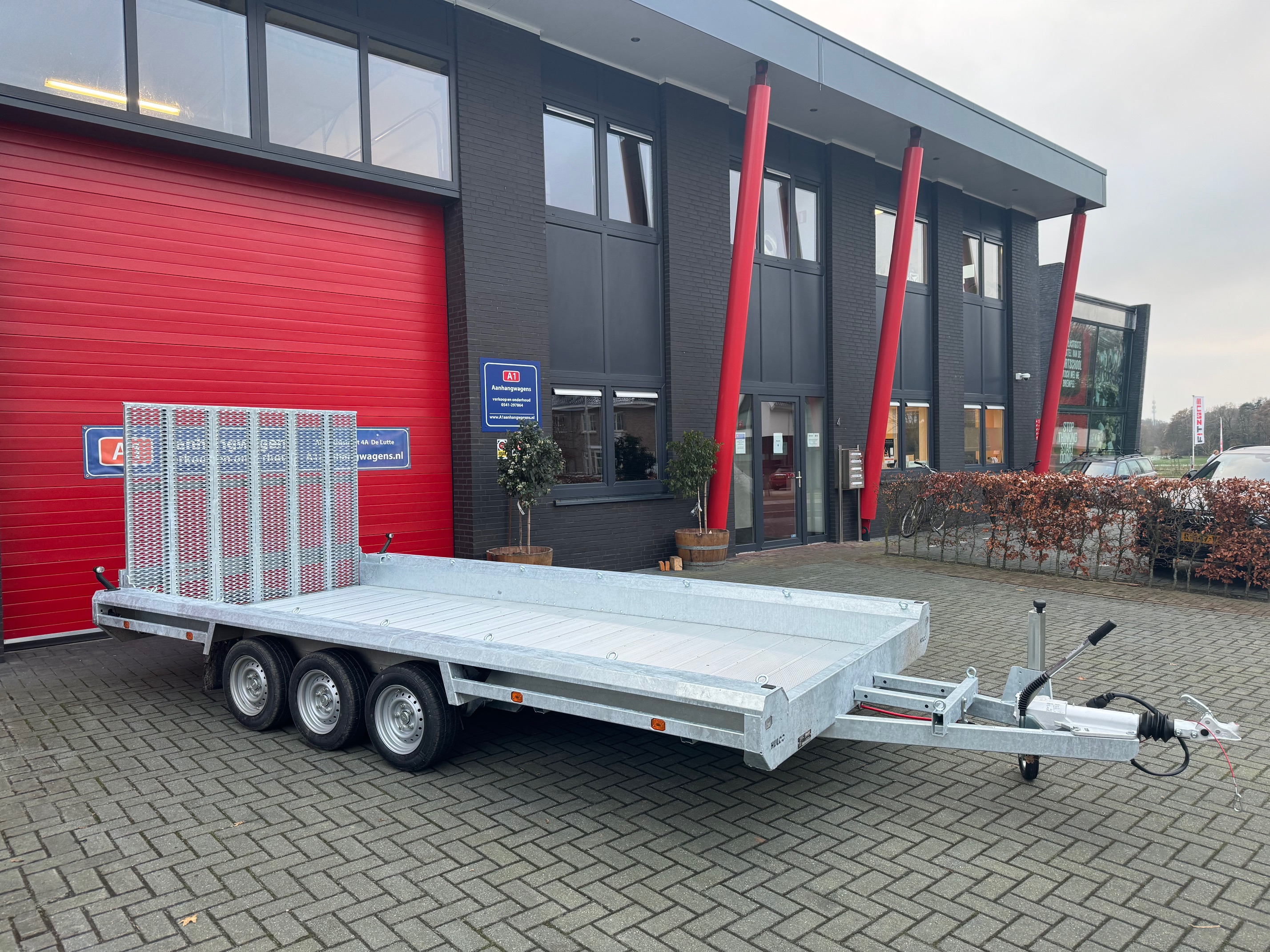 Hulco Terrax drie-asser machinetransporter 3500kg