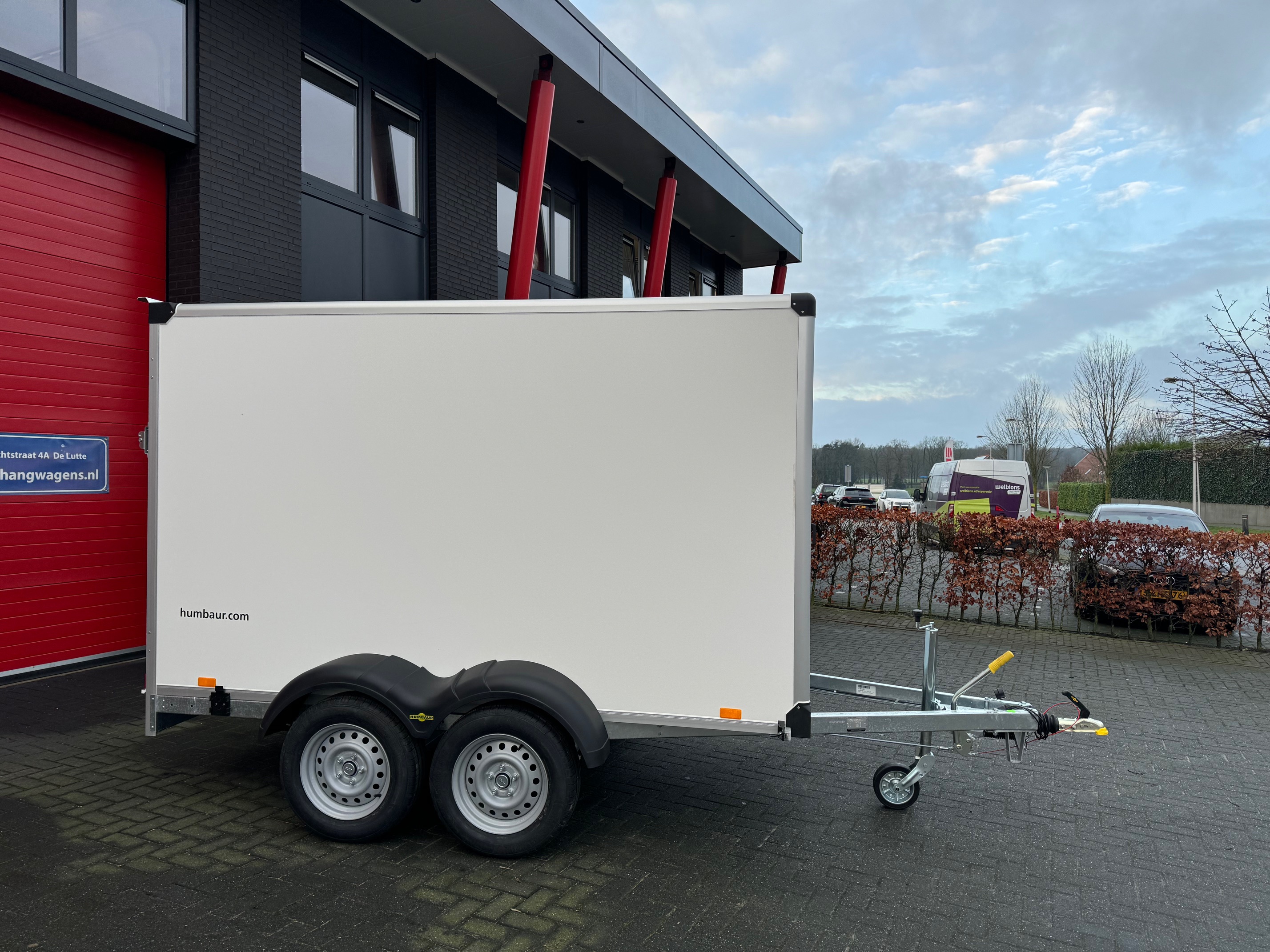 Humbaur HK dubbel-as gesloten bakwagen 2500kg