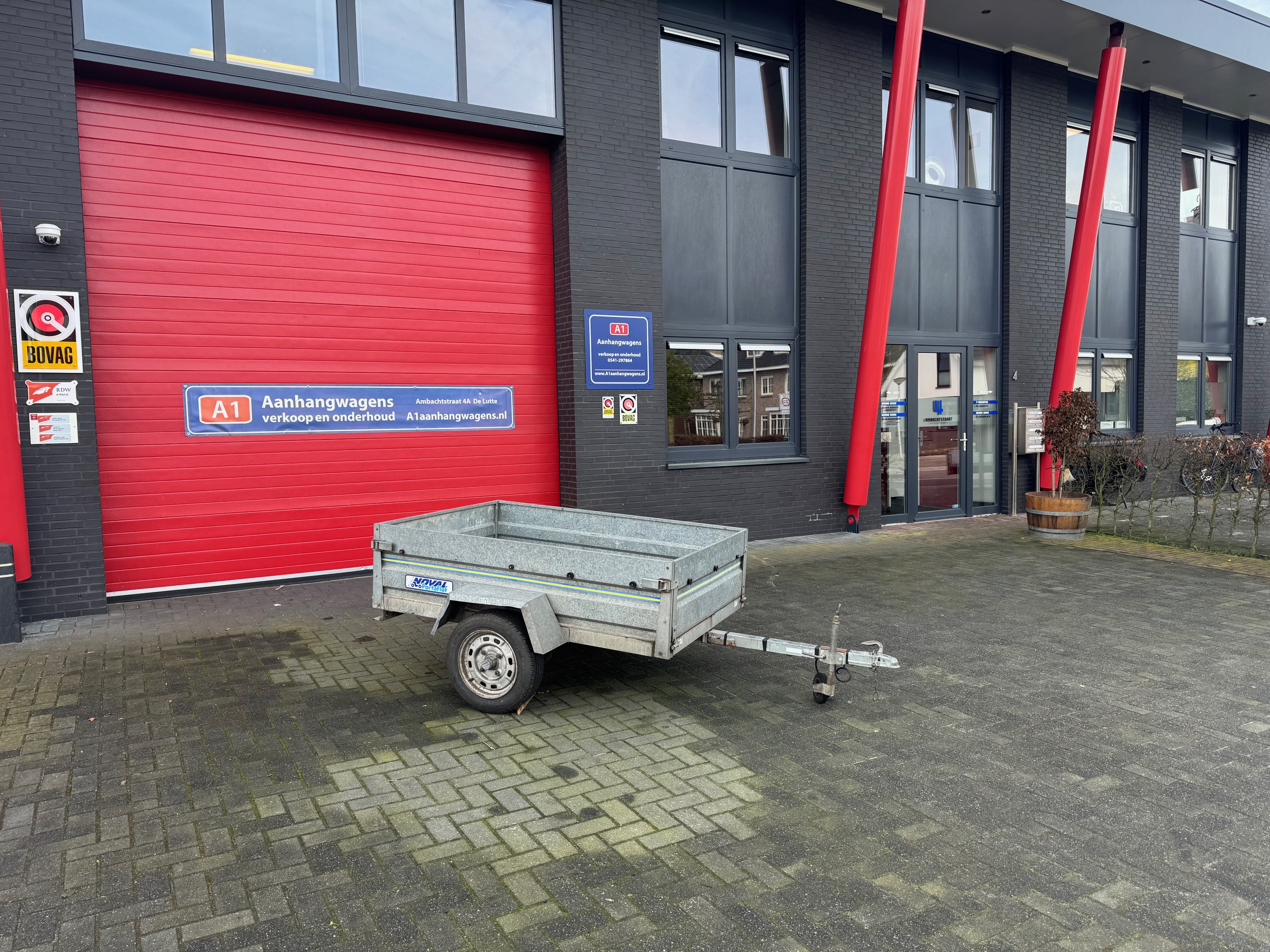 Enkel-as stalen bakwagen 750kg (nieuwe lagers!)