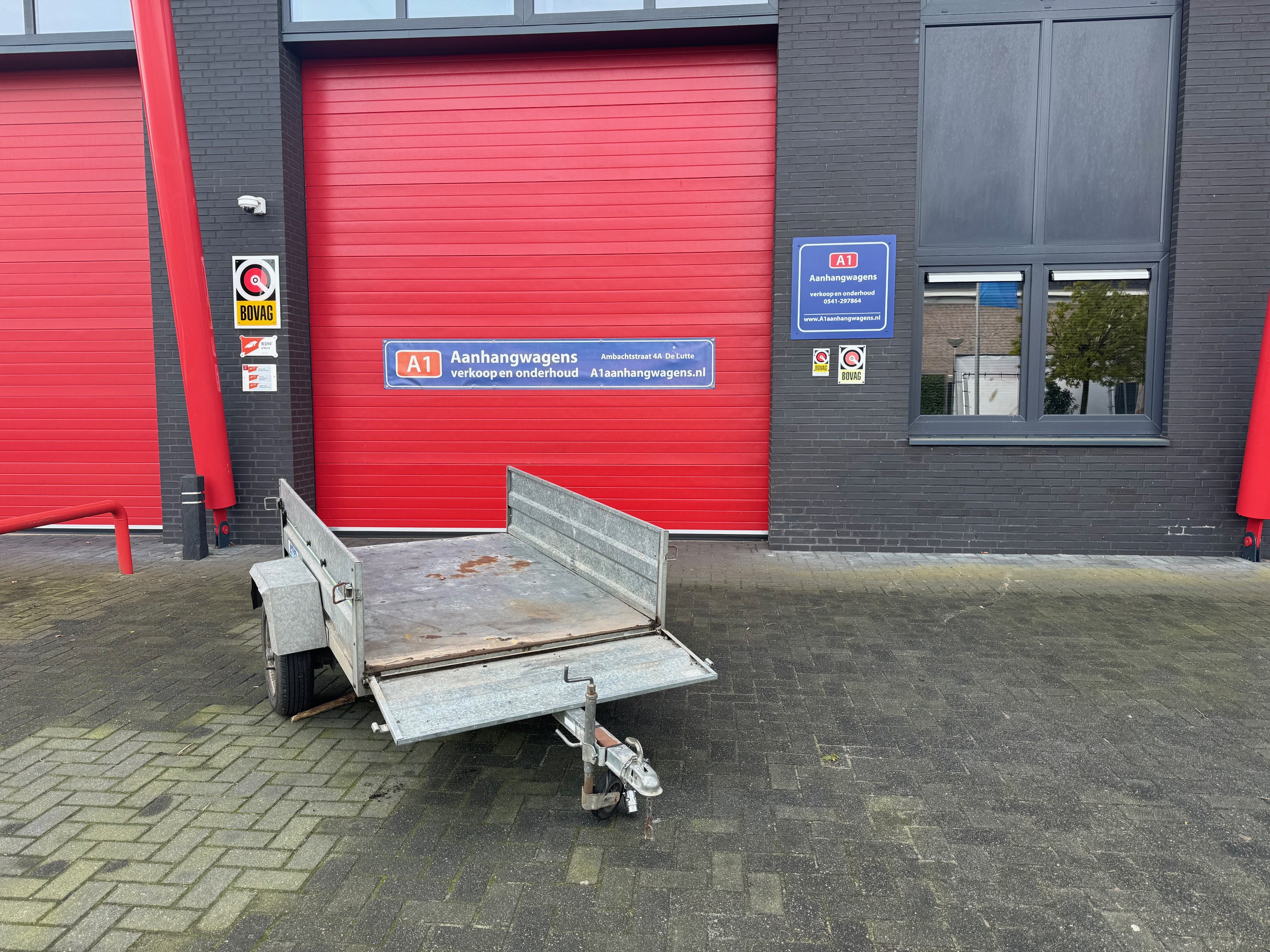 Enkel-as stalen bakwagen 750kg (nieuwe lagers!)