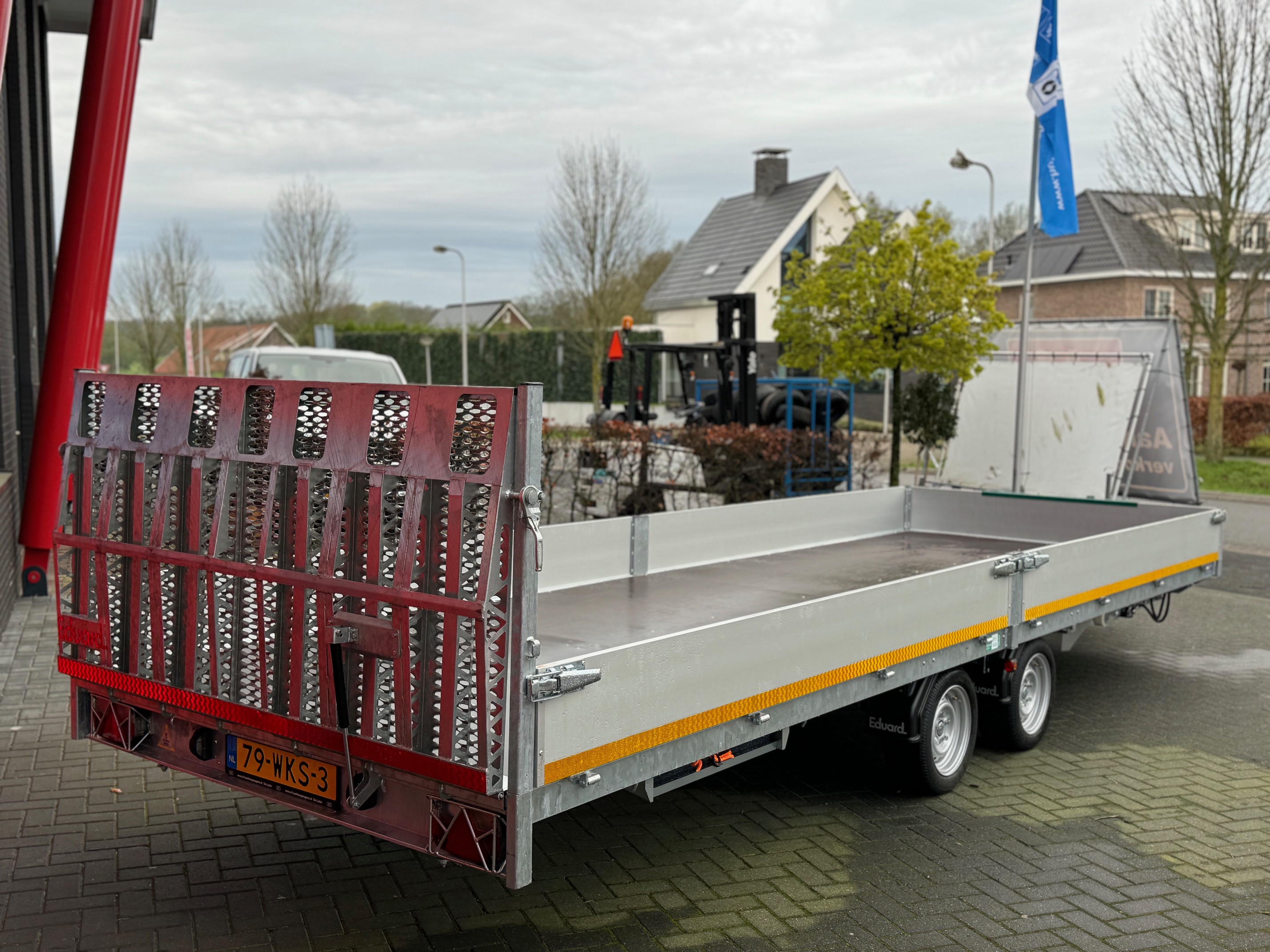 Eduard unieke dubbel-as kantelbare plateauwagen met oprijklep