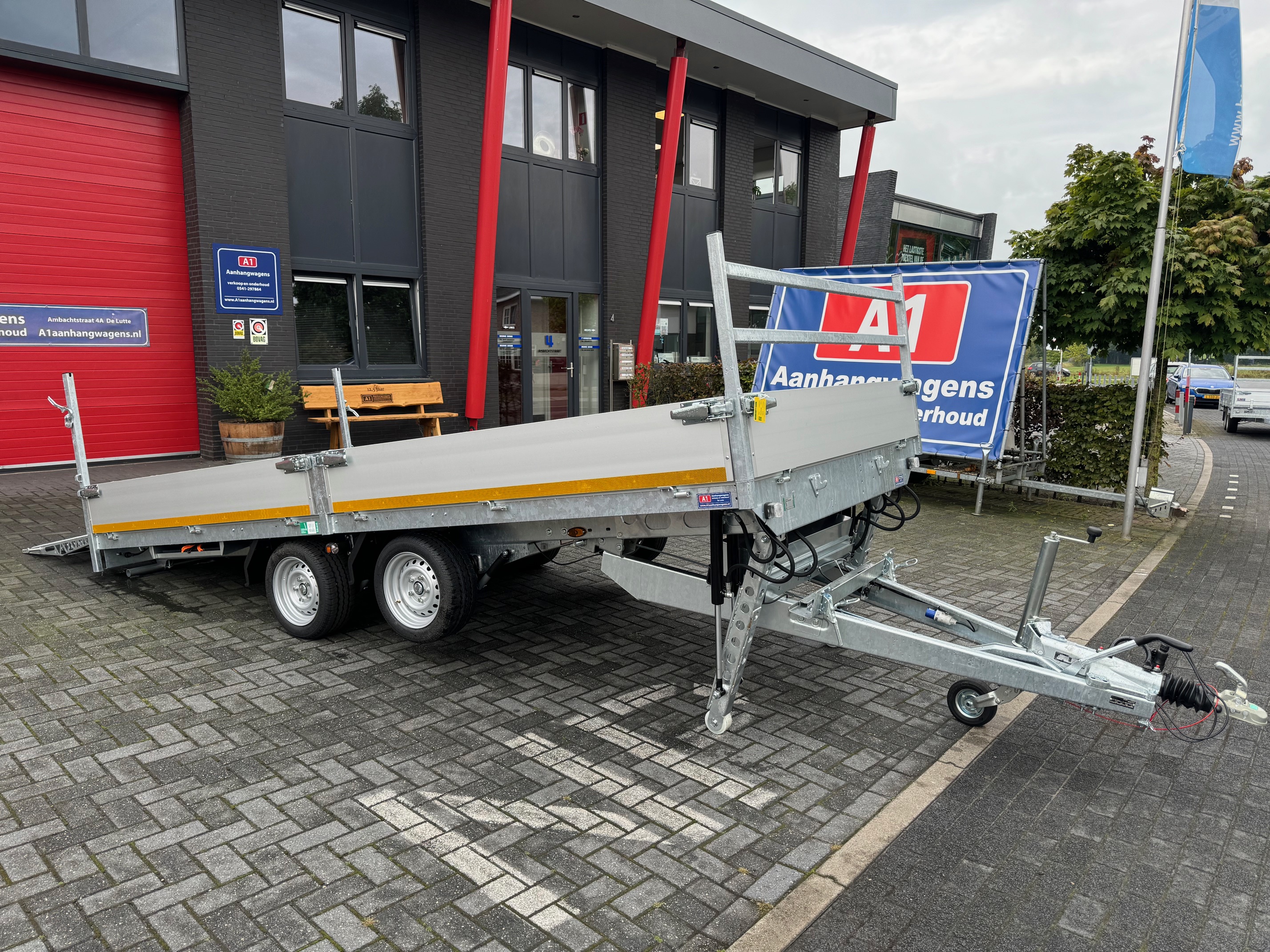 Eduard unieke dubbel-as kantelbare plateauwagen met oprijklep