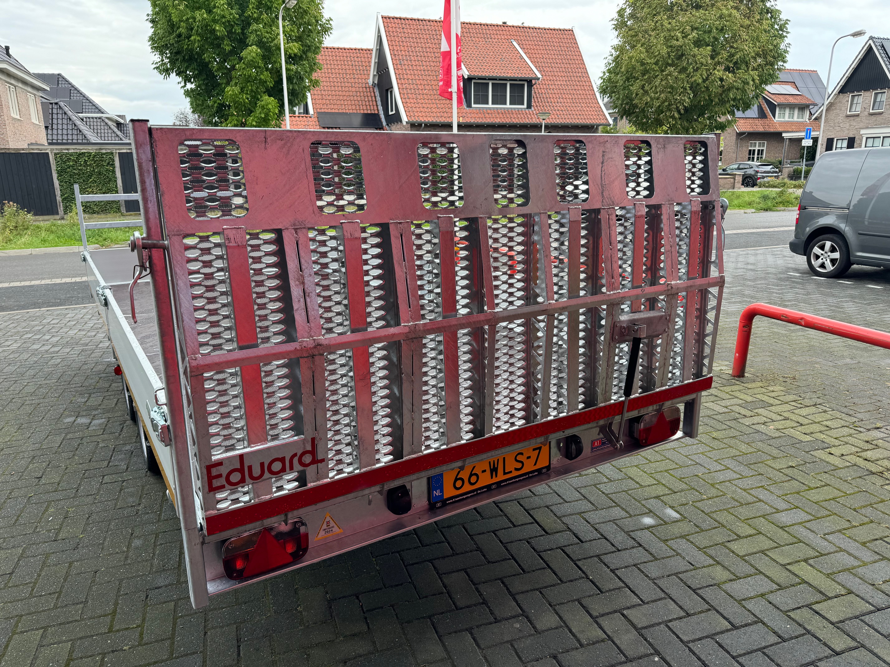Eduard unieke dubbel-as kantelbare plateauwagen met oprijklep