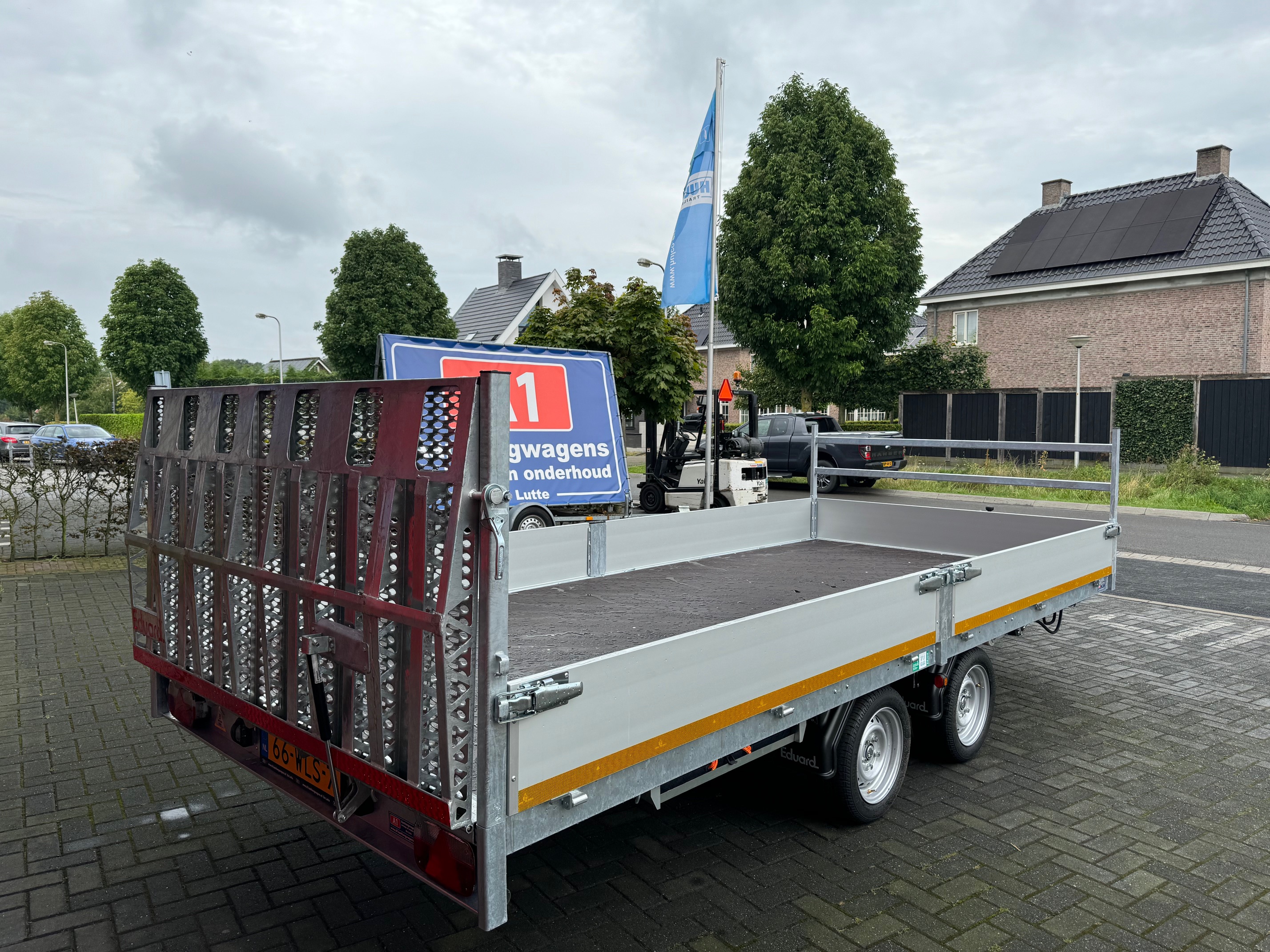 Eduard unieke dubbel-as kantelbare plateauwagen met oprijklep