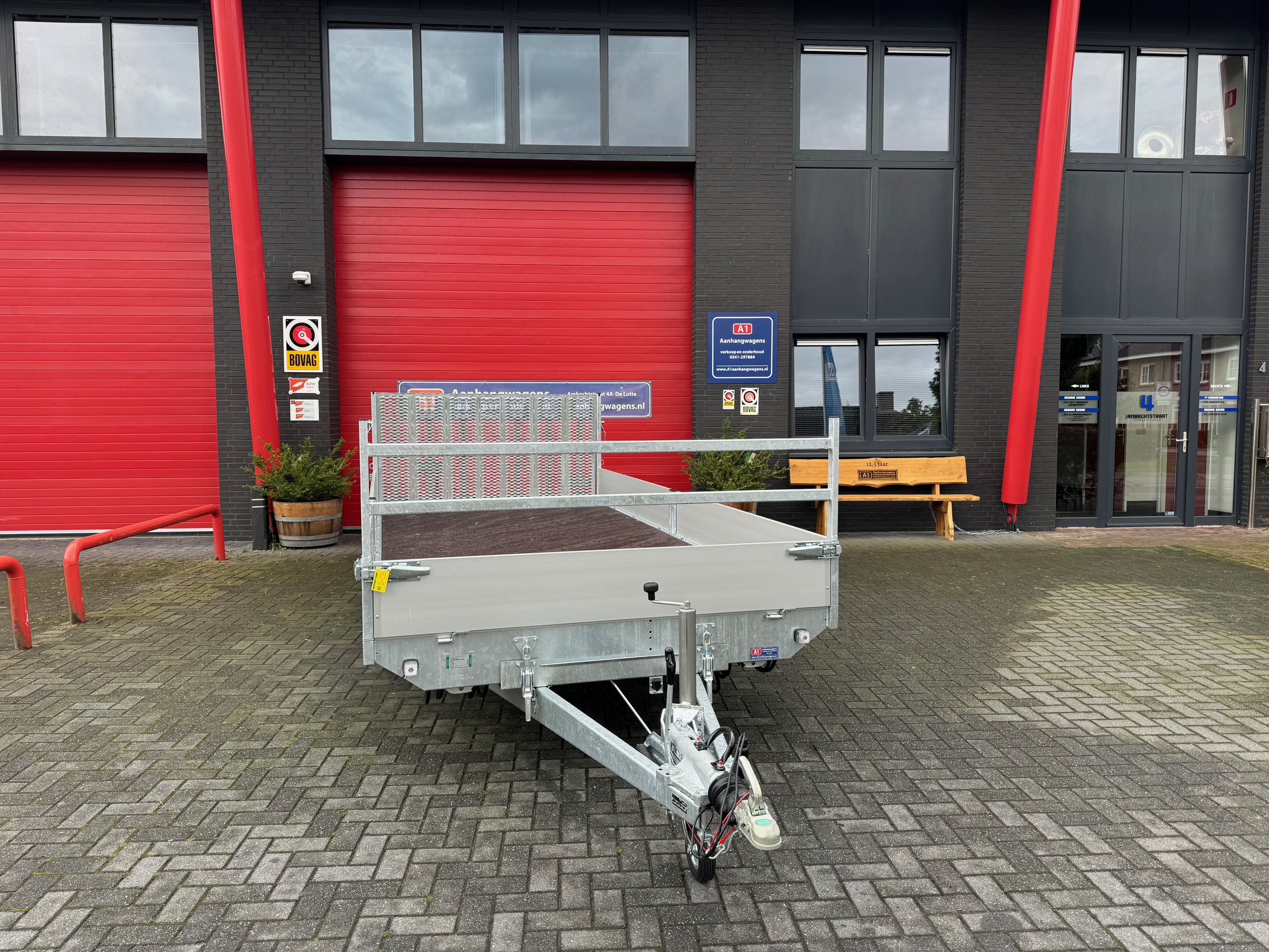 Eduard unieke dubbel-as kantelbare plateauwagen met oprijklep
