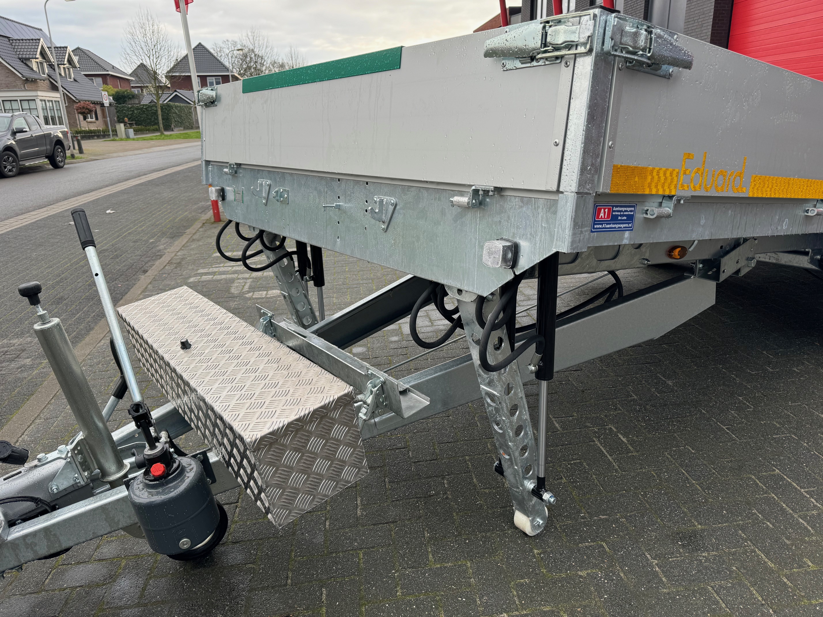 Eduard unieke dubbel-as kantelbare plateauwagen met oprijklep