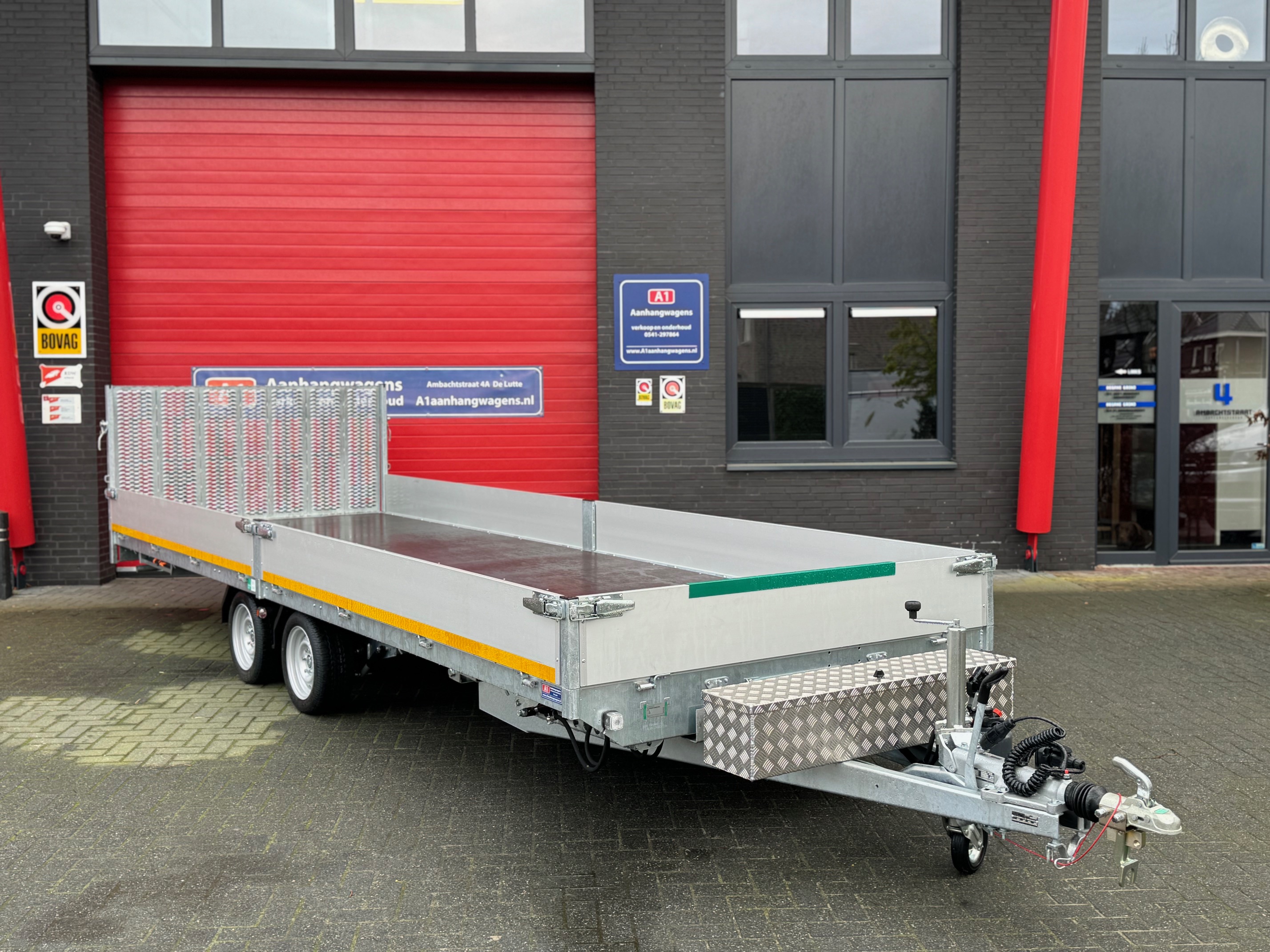 Eduard unieke dubbel-as kantelbare plateauwagen met oprijklep
