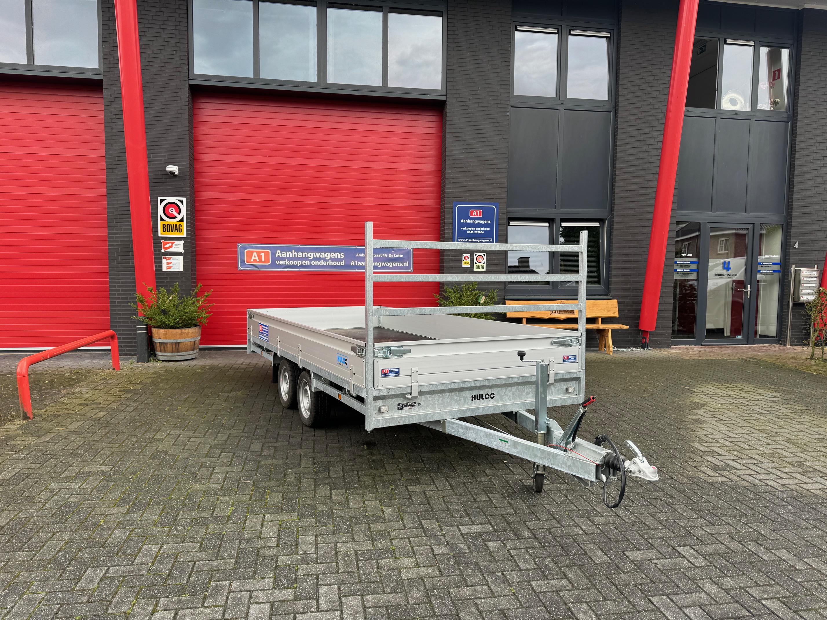 Hulco Medax twee-assige plateauwagen 3000kg