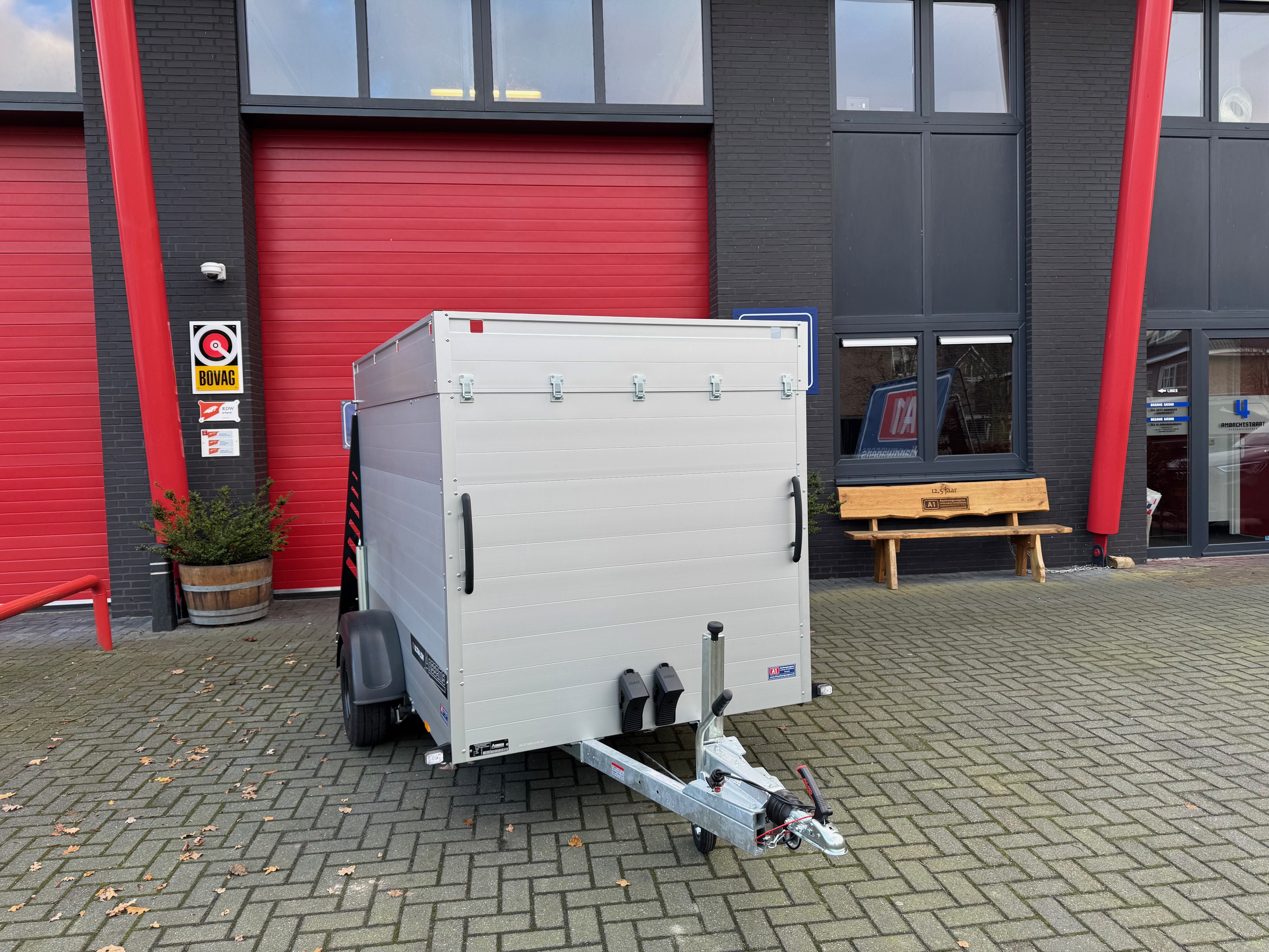 Anssems Ultra lage gesloten aanhanger 251x151cm of 301x151cm