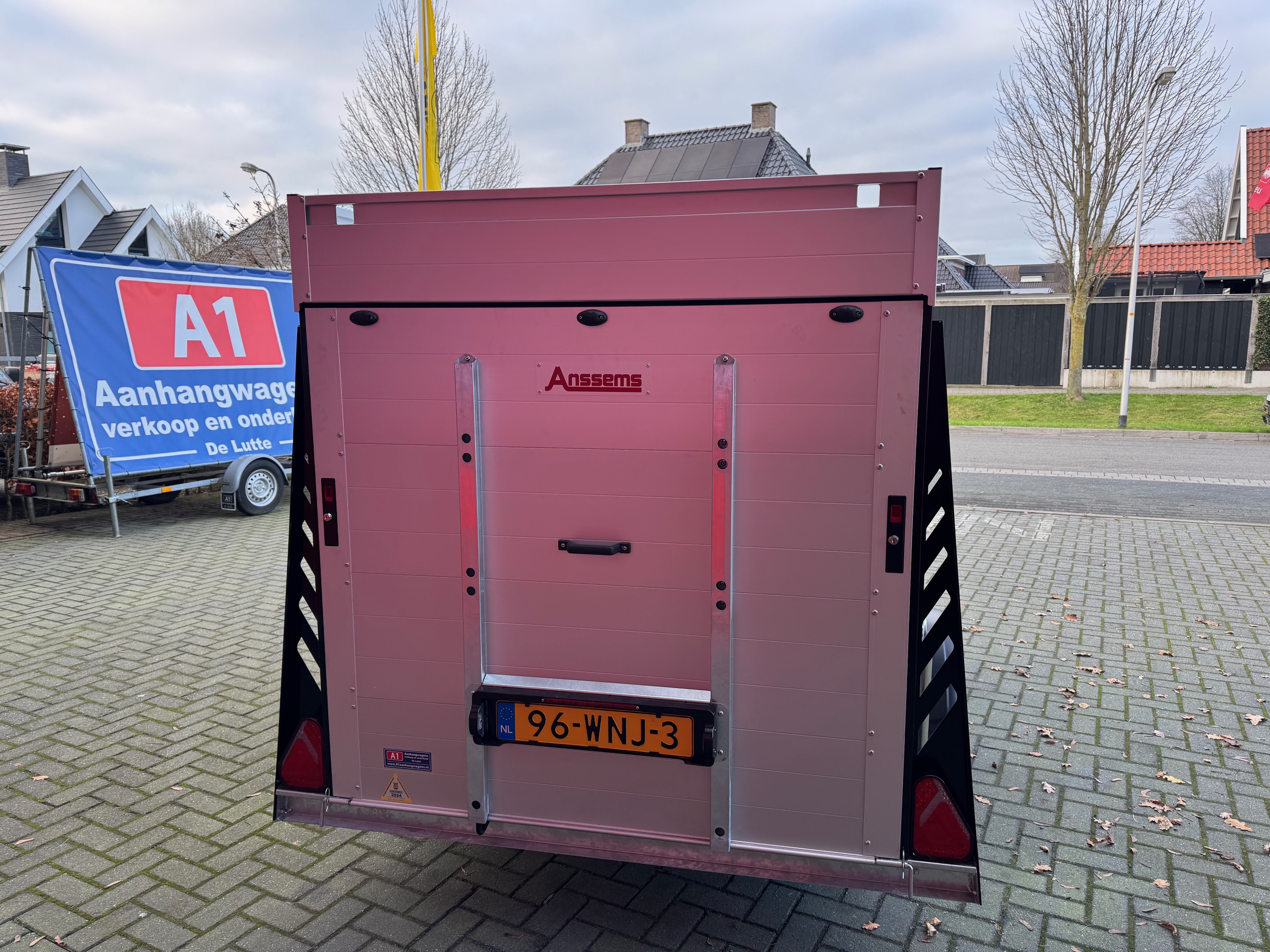 Anssems Ultra lage gesloten aanhanger 251x151cm of 301x151cm