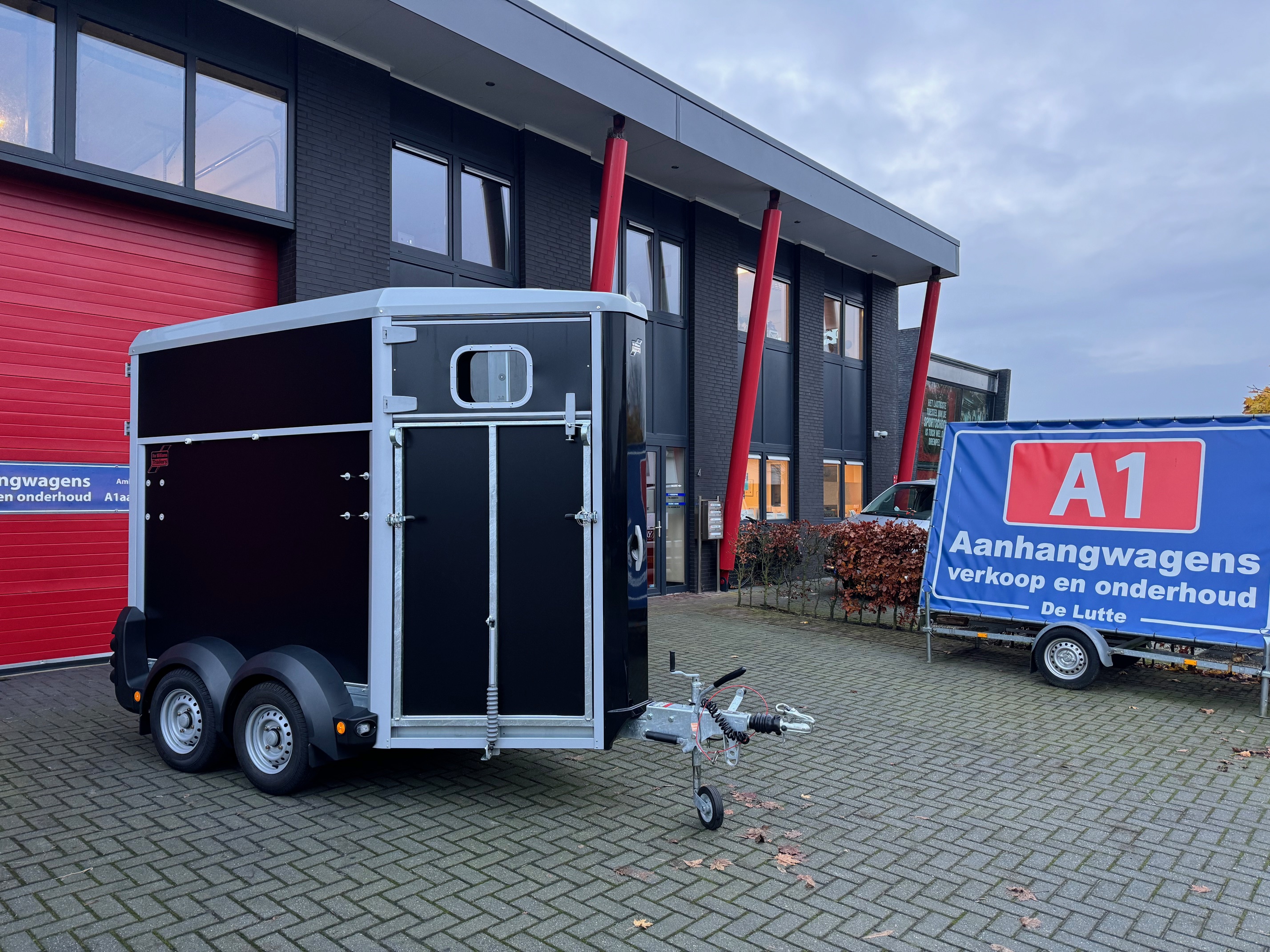 Ifor Williams HB403 1,5 paards trailer met vooruitloop!
