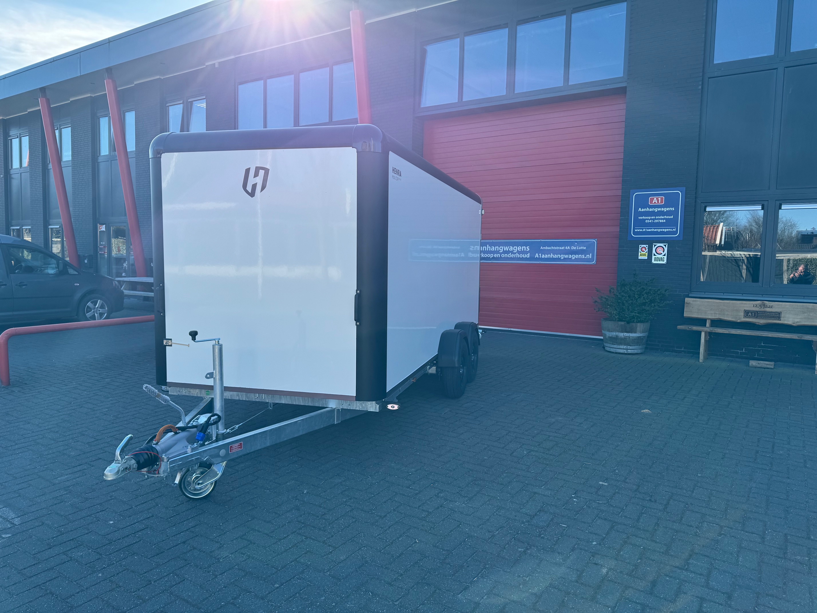 Henra Major Xpert dubbel-as gesloten bakwagen 3500kg