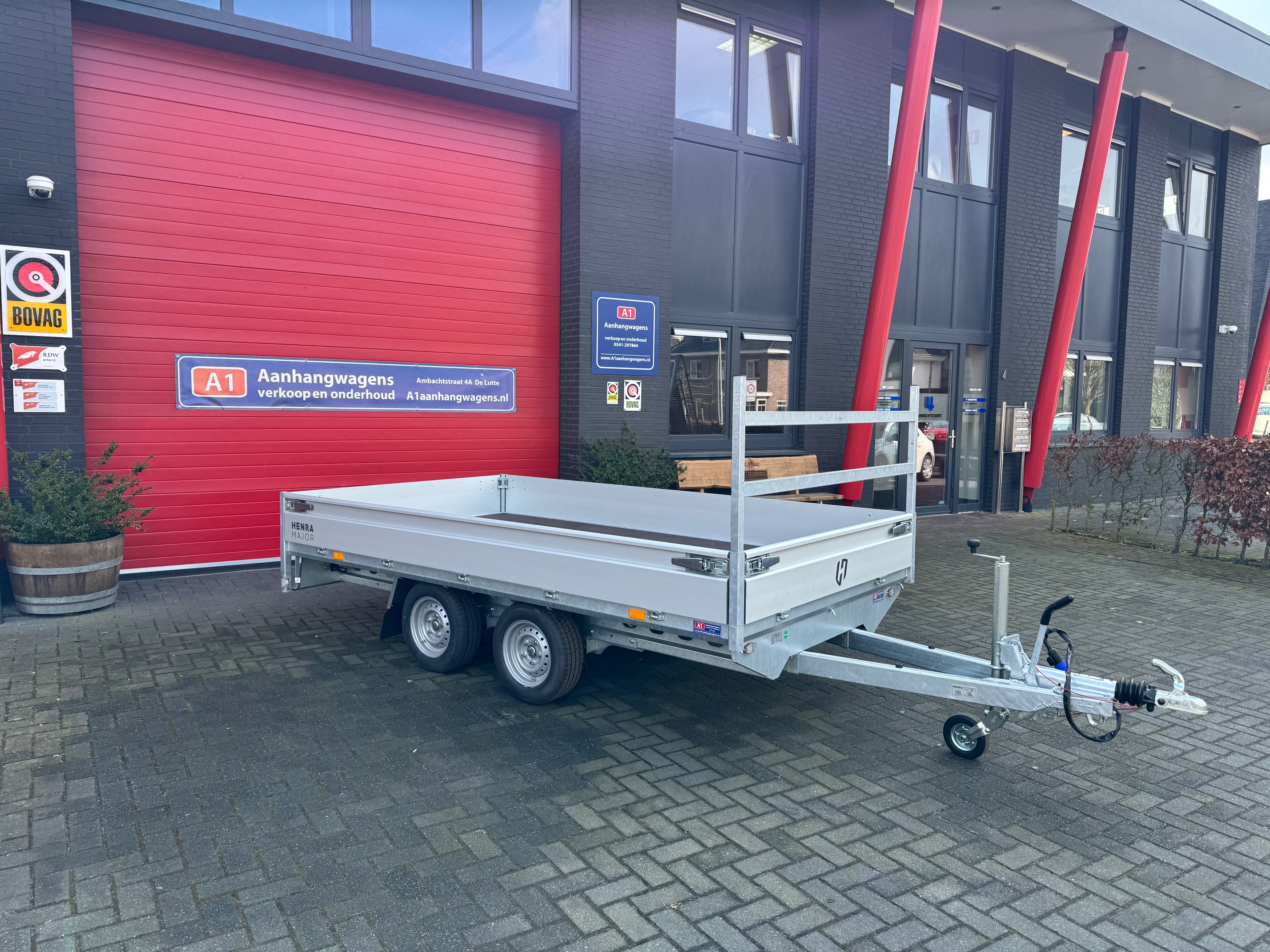 Henra Major dubbel-as plateauwagen 2700kg (330x180cm)