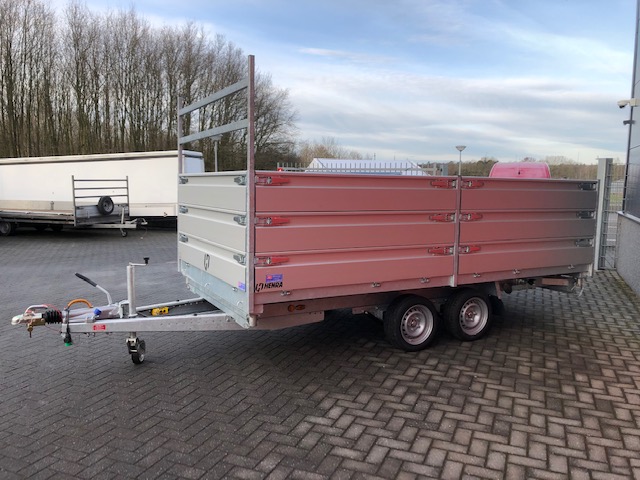 A1 trailer kippers div maten .