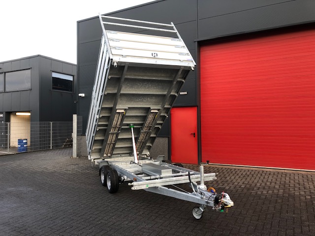 A1 trailer kippers div maten .