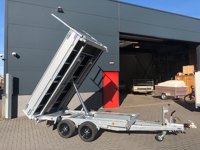 A1 trailer kippers div maten .
