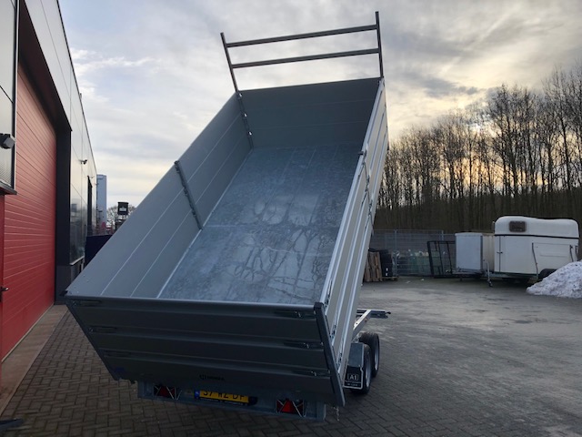 A1 trailer kippers div maten .