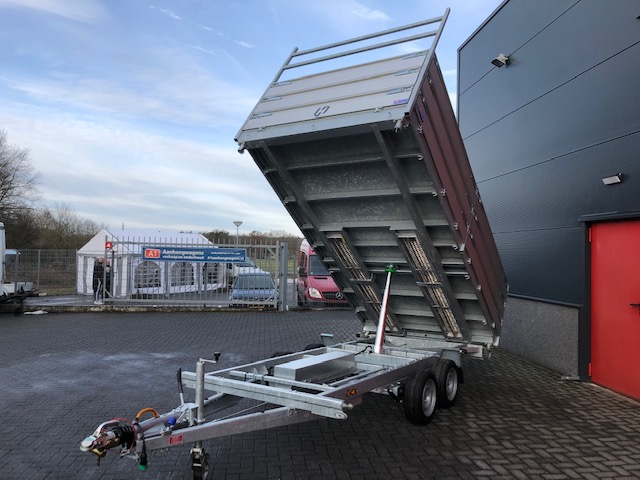 A1 trailer kippers div maten .