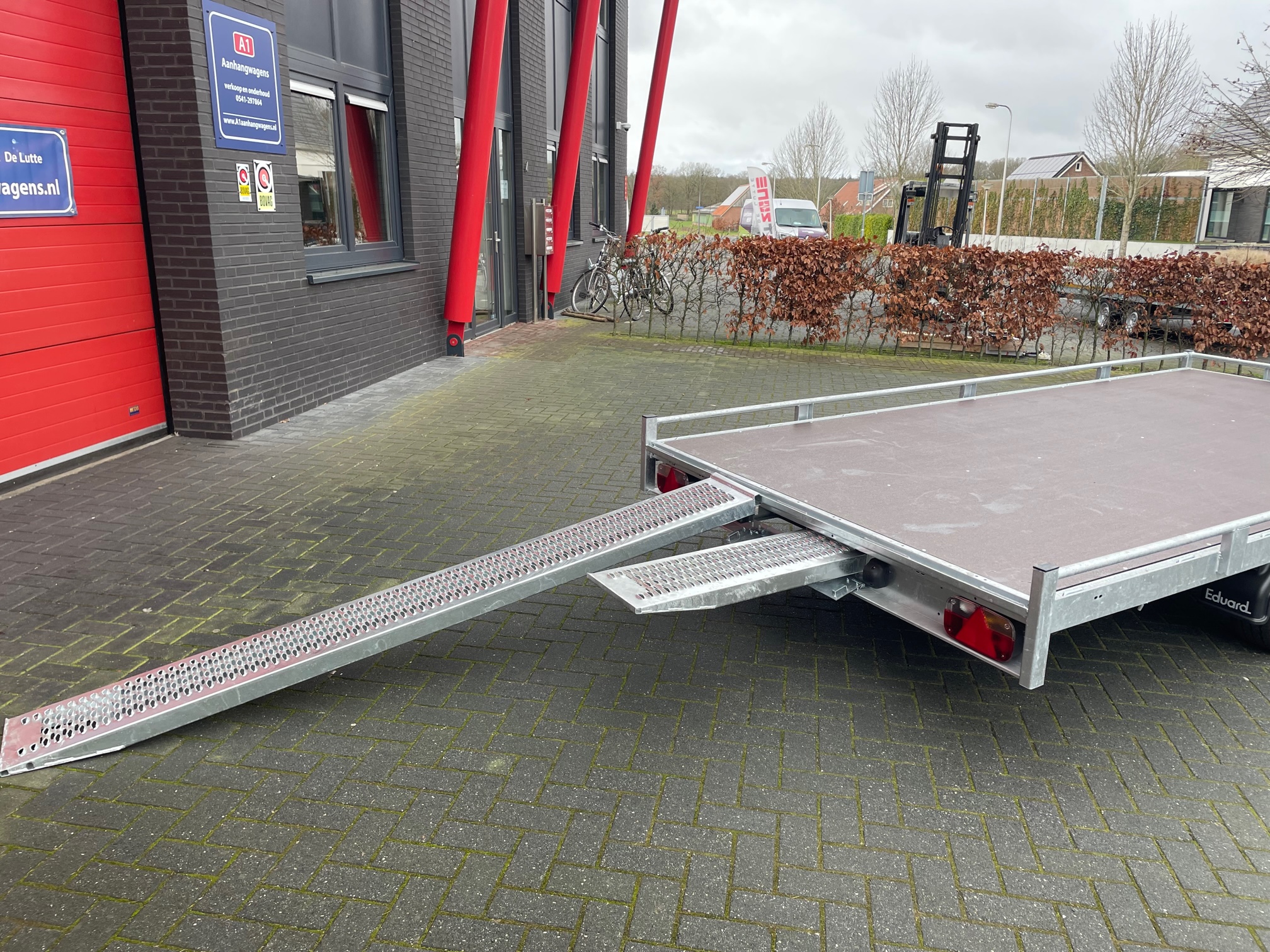 Eduard dubbel-as multitransporter 3000kg
