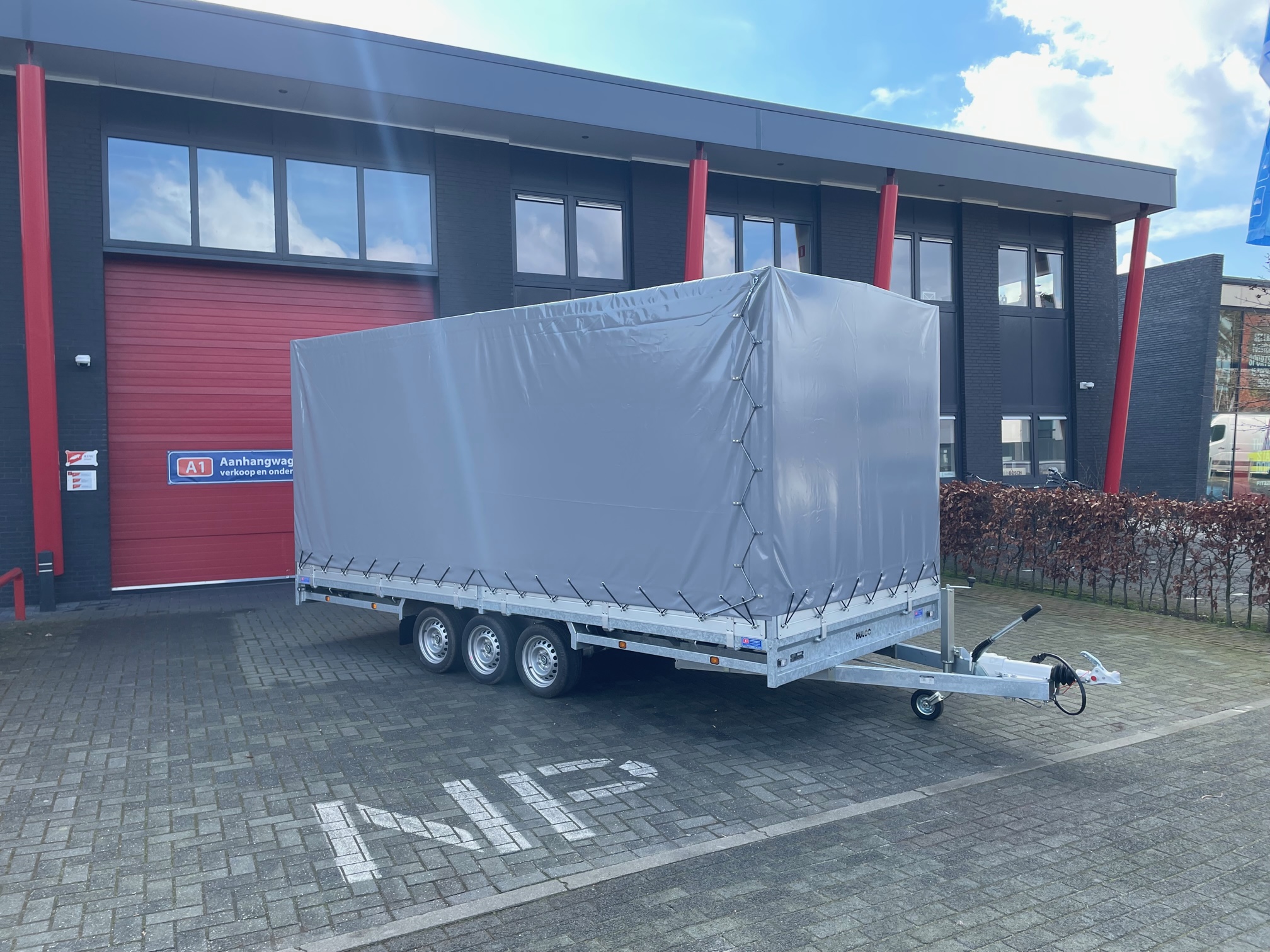 Hulco Medax tridem-as  met huif