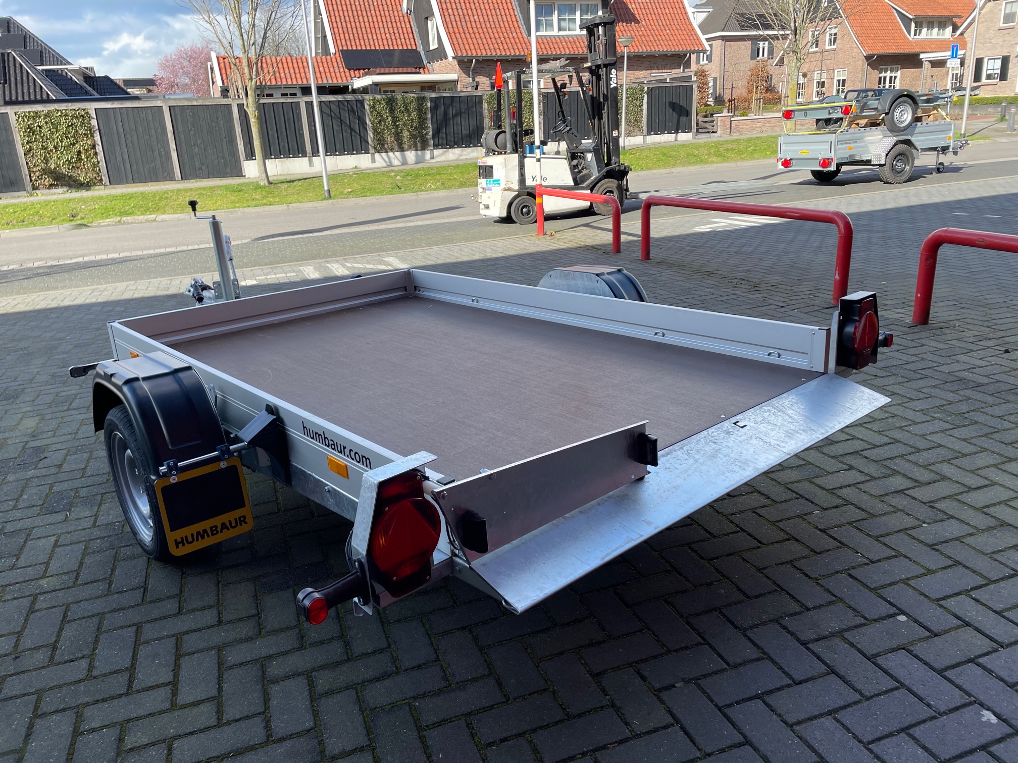 Humbaur HKT verlaagbare enkel-as voertuigtransporter